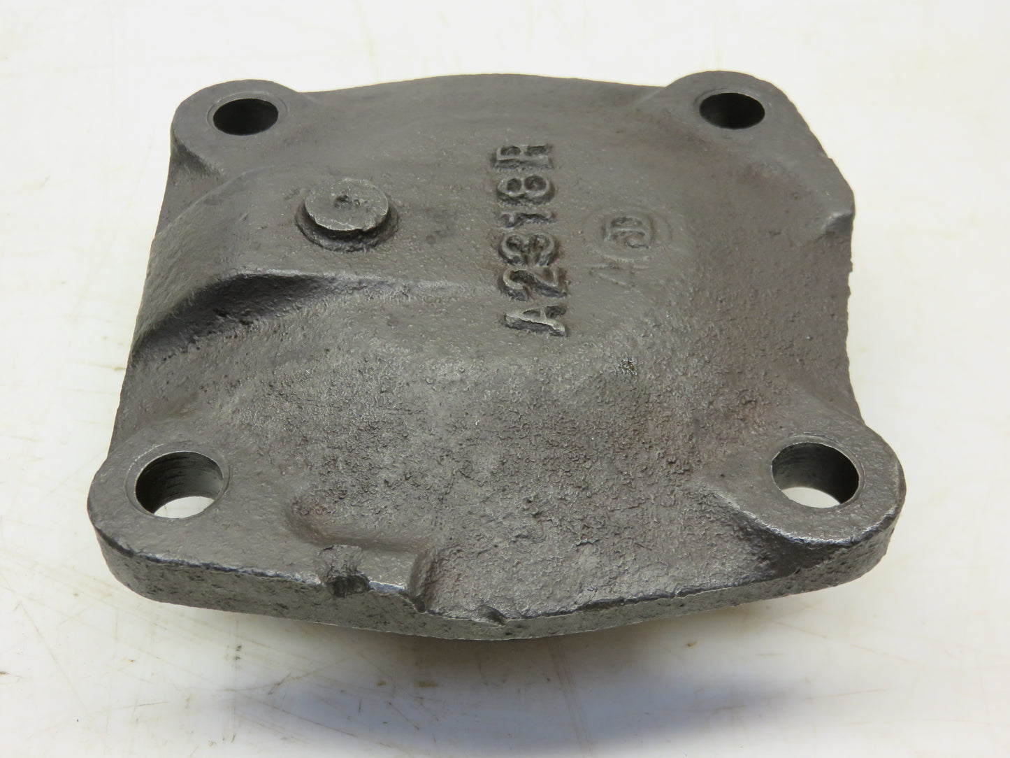 A2318R John Deere Right Hand Countershaft Bearing Housing For A, AR, AO, 60