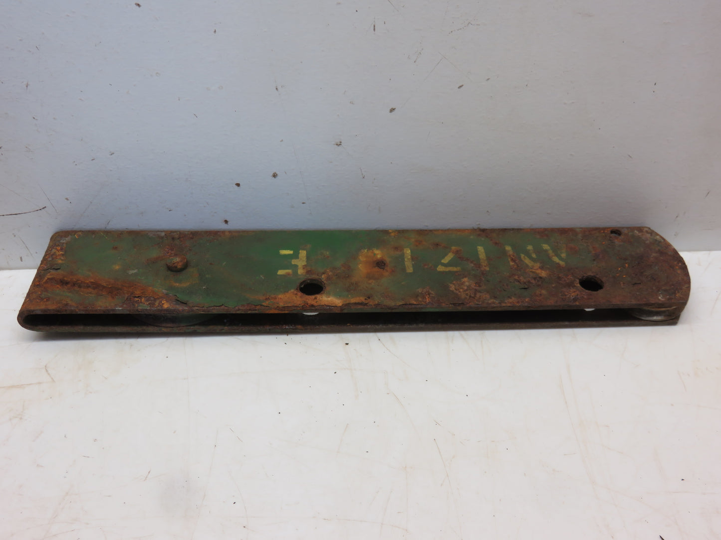 AM1716E John Deere NOS Bracket And Pulley Assembly For 114W, 116W Baler