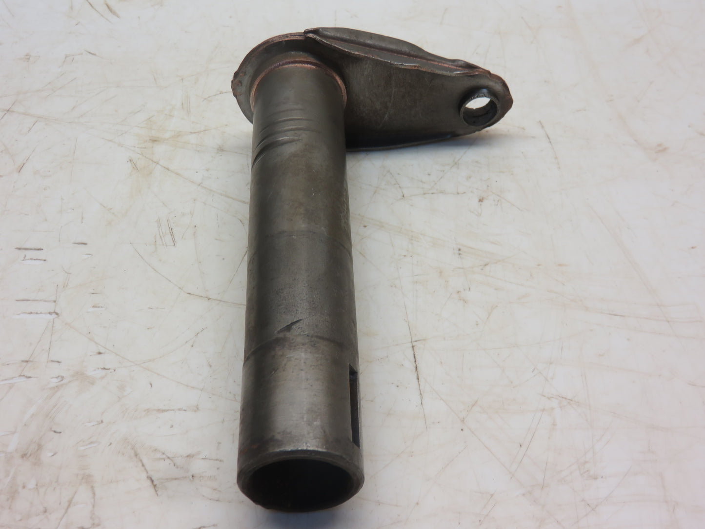 AM322T, AM686T John Deere Clutch Control Shaft For M, 40, 320, 420, 330, 430, 435