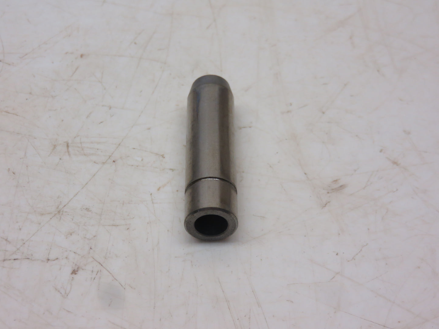 CH16045 John Deere NOS Intake Valve Guide For 950, 1050, 955, 770, 870, 970, 1070