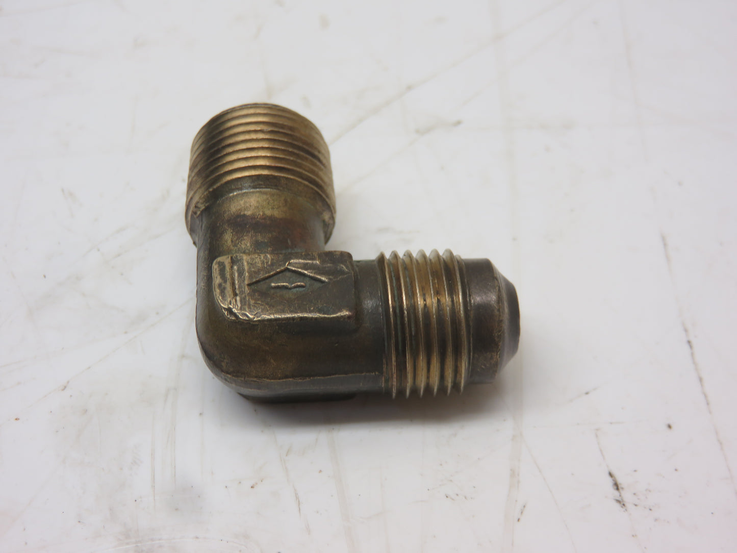 A4927R John Deere Flare Elbow For 50, 60, 70, 520, 620, 720, 530, 630, 730