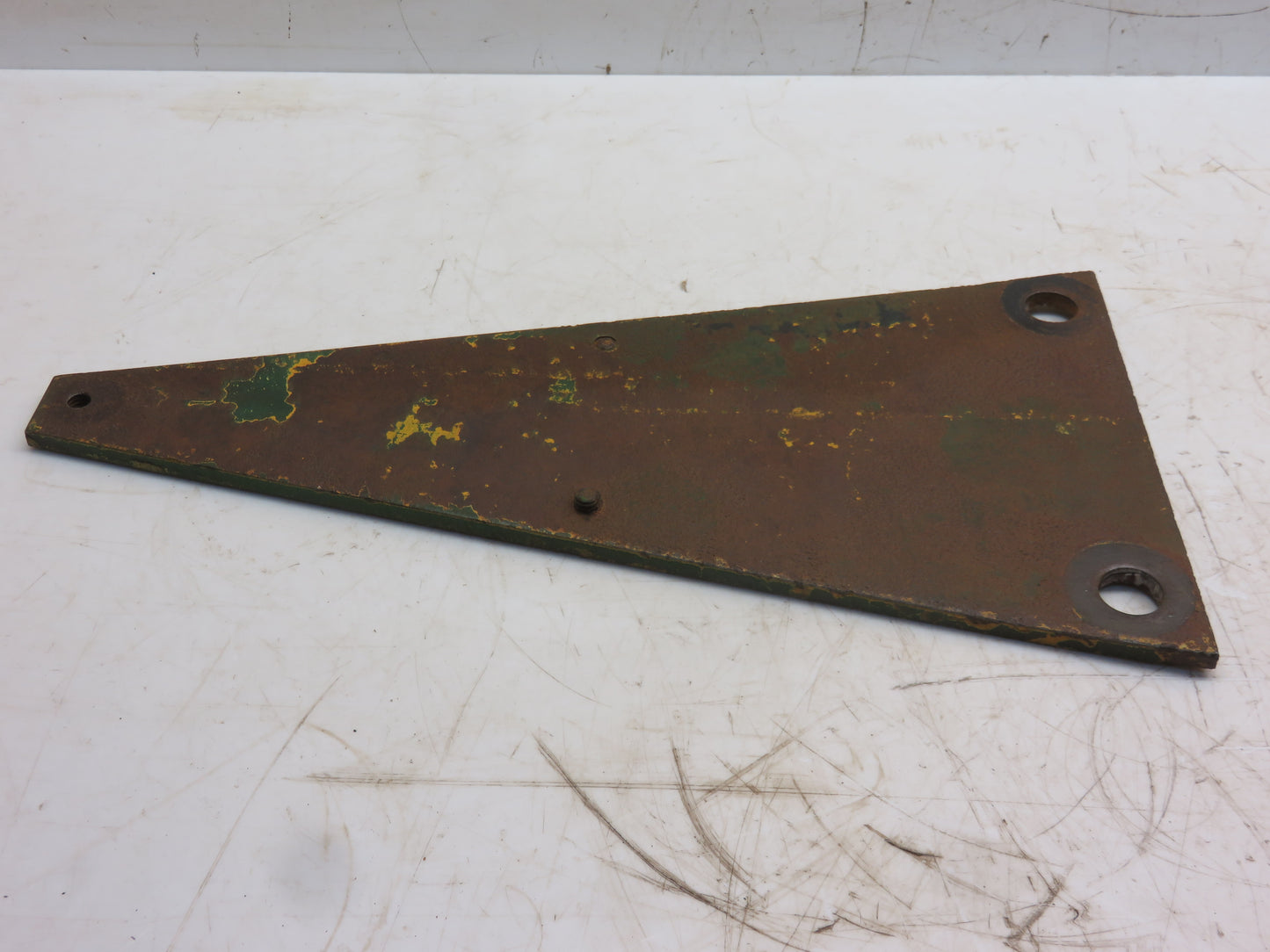M2528T John Deere Fender Attaching Plate For 40