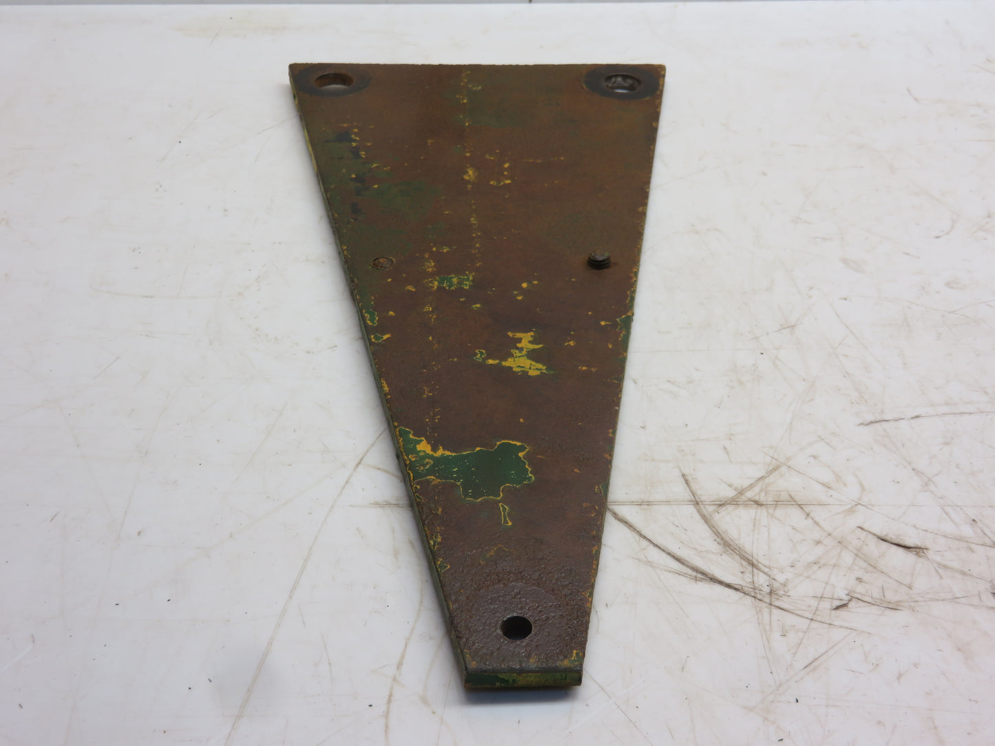 M2528T John Deere Fender Attaching Plate For 40