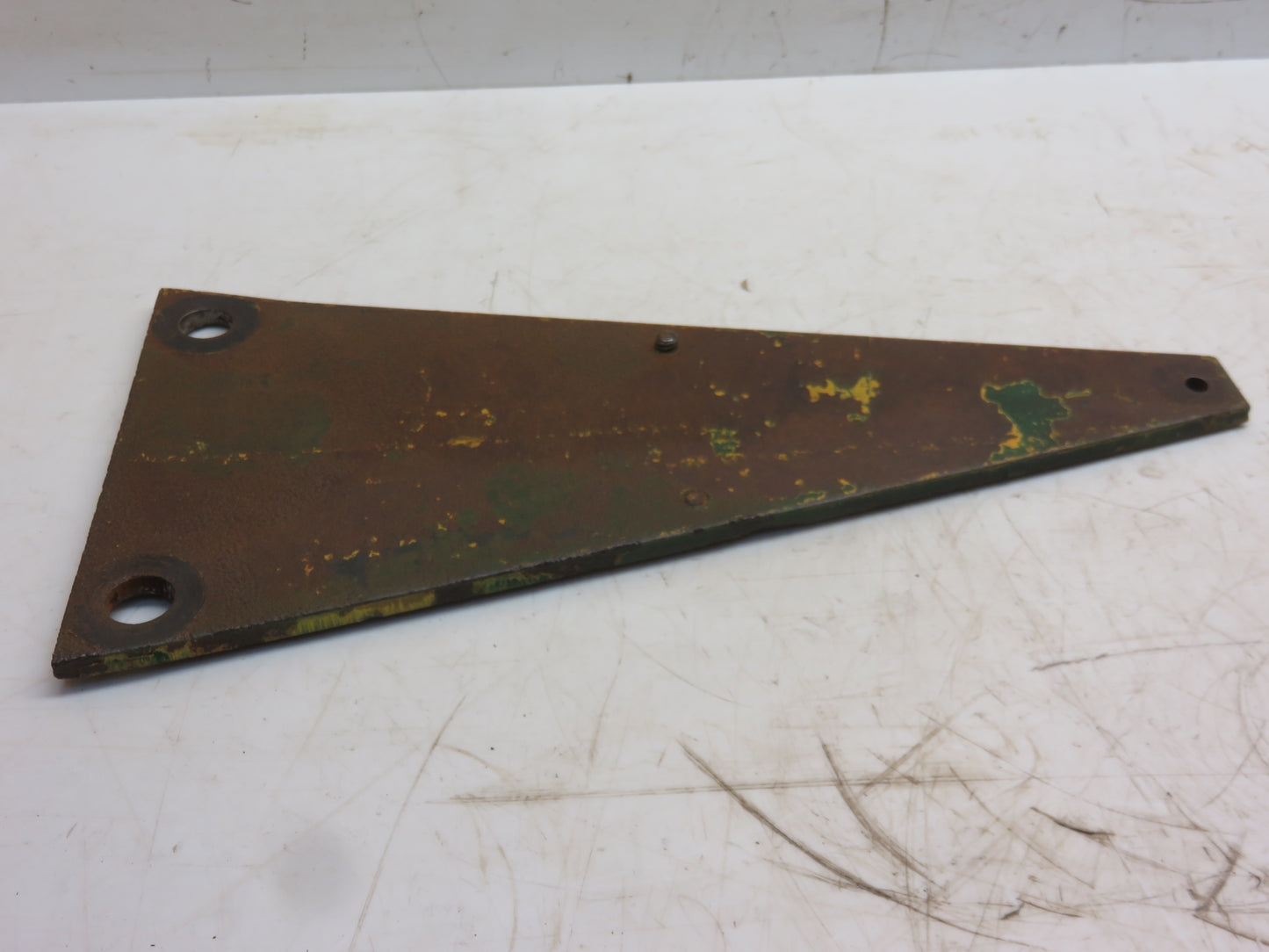 M2528T John Deere Fender Attaching Plate For 40