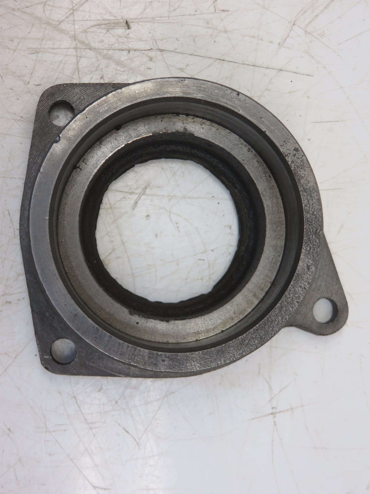 R26076 John Deere Transmission Drive Shaft Bearing Housing For 4010, 4000, 4020