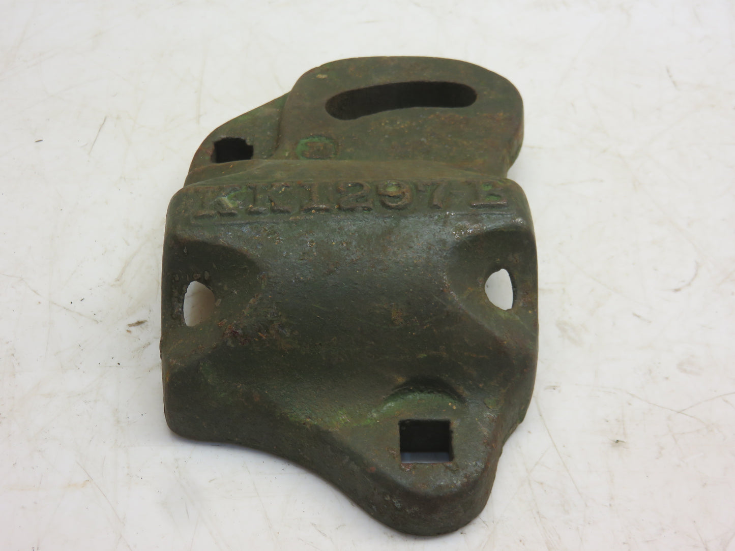 KK1297B John Deere NOS Bottom Bearing Box For B, L, Z Disc