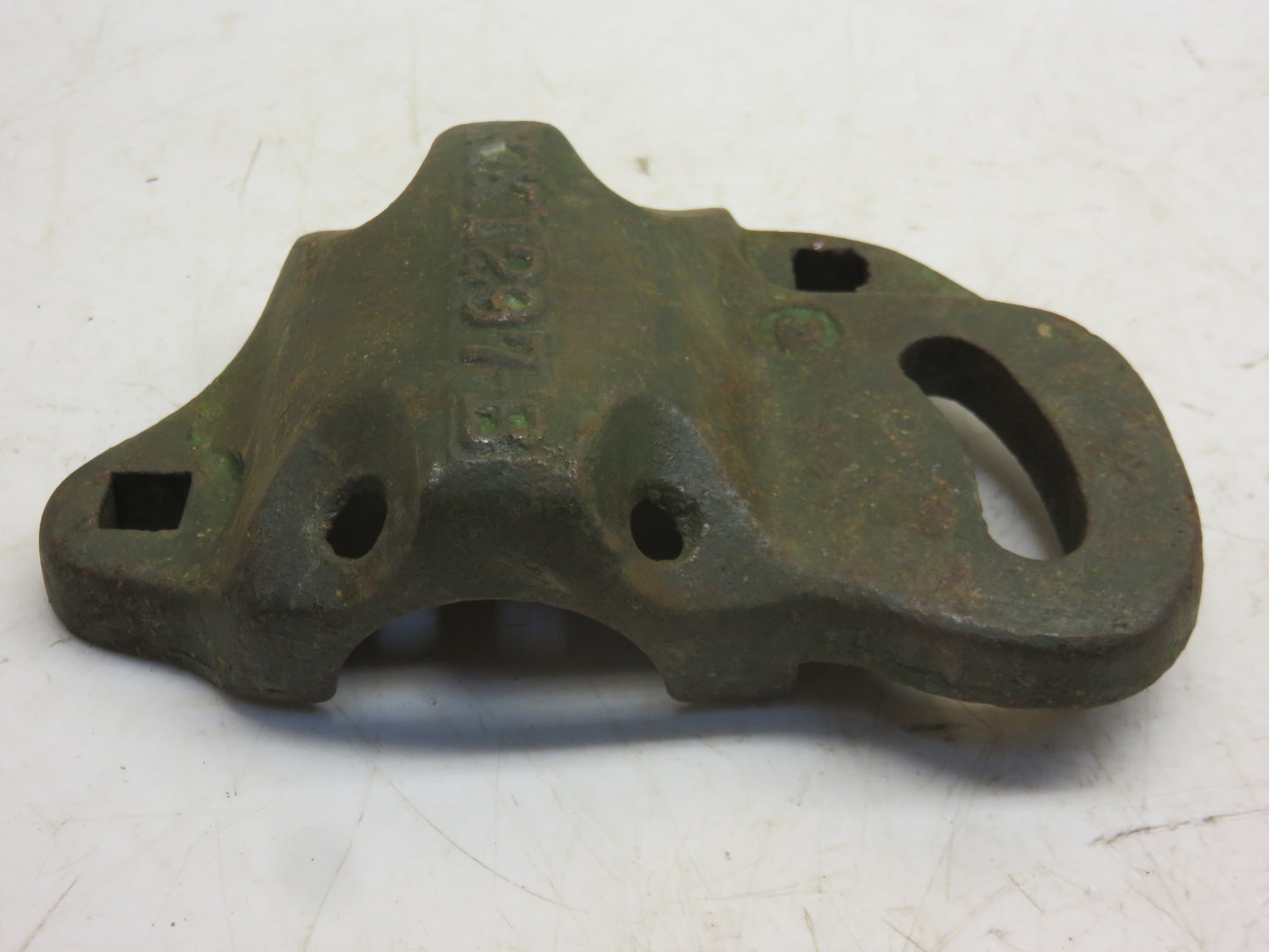 KK1297B John Deere NOS Bottom Bearing Box For B, L, Z Disc