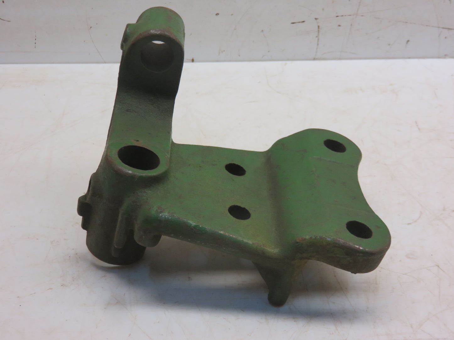 H2614B, H2181B John Deere NOS Fertilizer Hopper Bracket For 290 Corn Planter