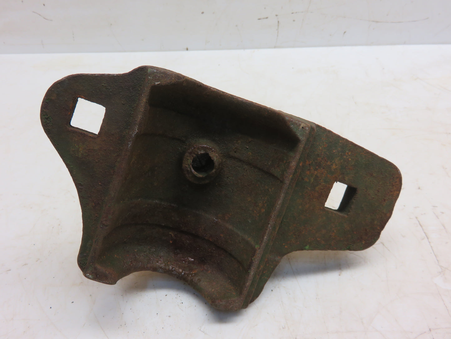KK581B John Deere NOS Top Bearing Box For B, T, L, Z Disc