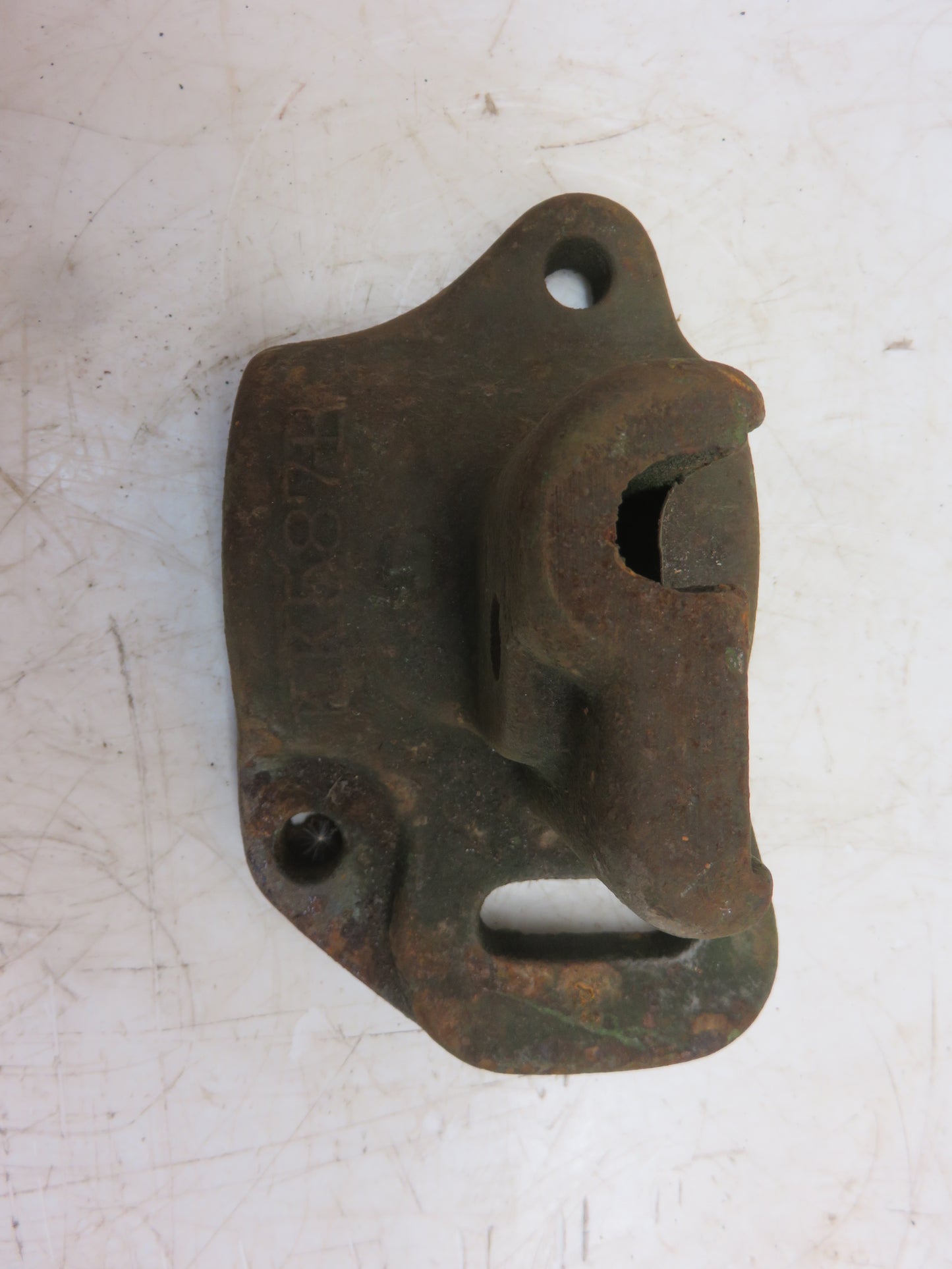 KK587B John Deere NOS Top Bearing Box For B Disc