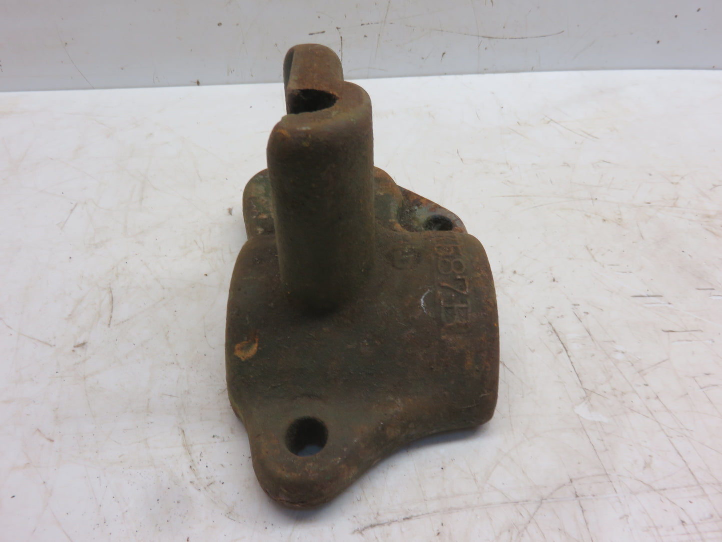 KK587B John Deere NOS Top Bearing Box For B Disc