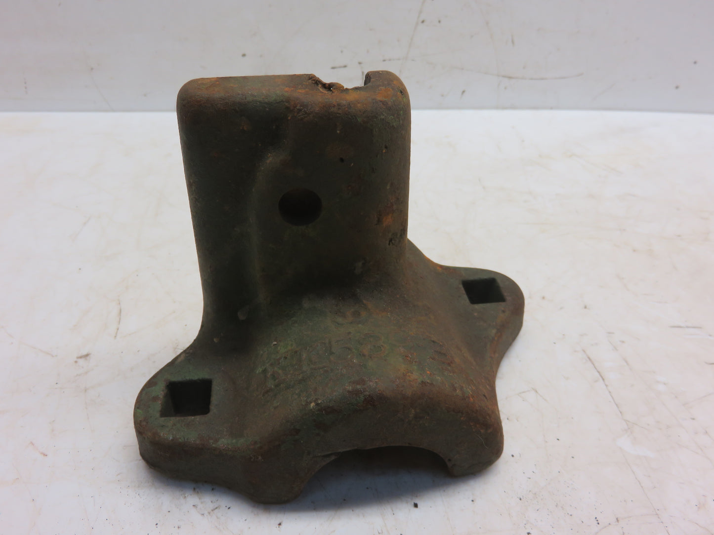 KK589B John Deere NOS Top Bearing Box For B, T, L, Z Disc