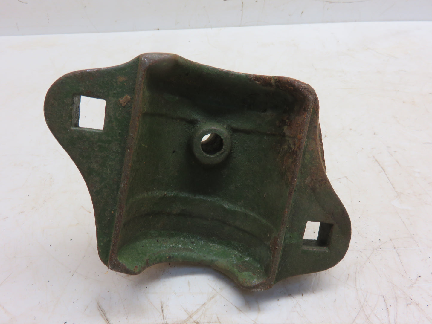KK589B John Deere NOS Top Bearing Box For B, T, L, Z Disc