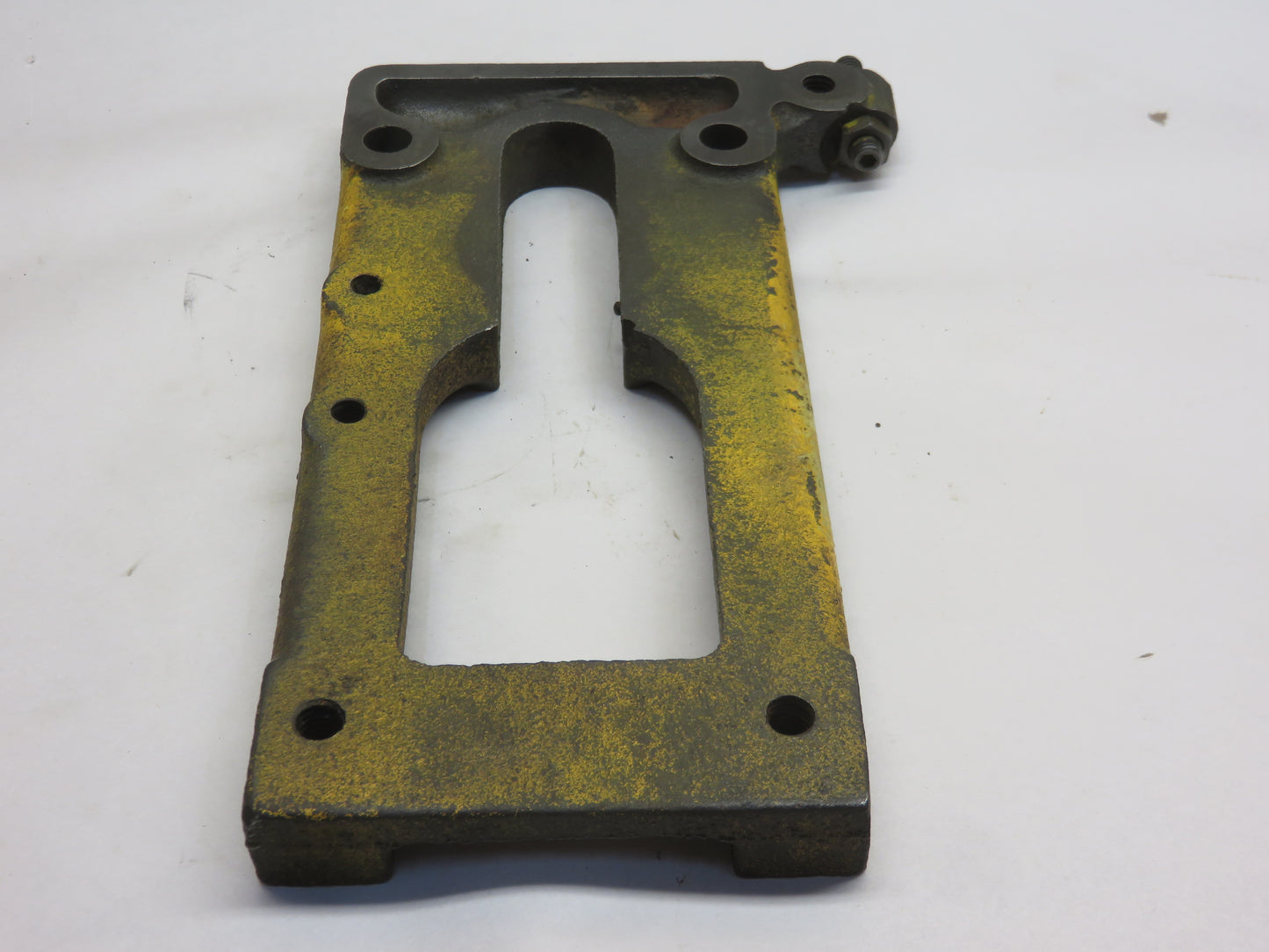 M1803T John Deere Fan Support Bracket For 40, 320, 330