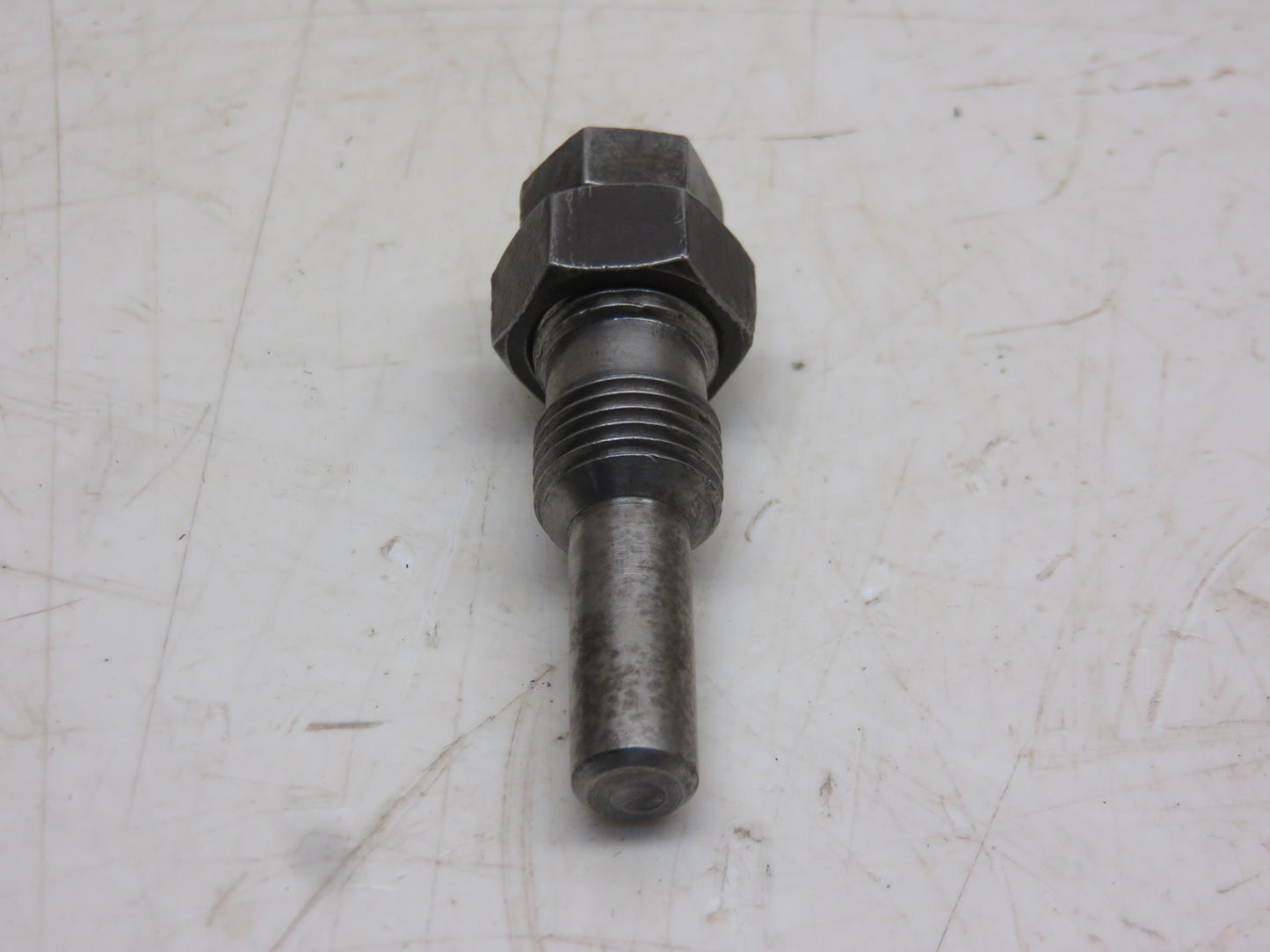 R27906, RE42567 John Deere Brake Bleeder Plug Fitting For 2510, 2520, 3010, 3020, 4000, 4010