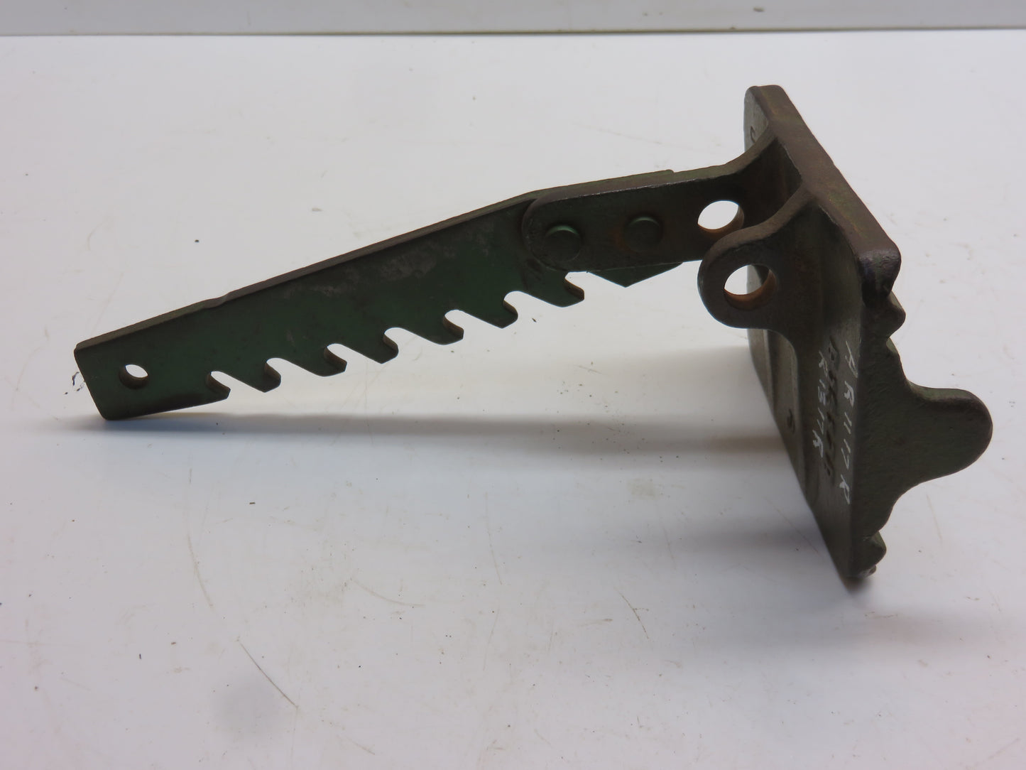 AR1117R, R1317R John Deere Left Hand Brake Pedal With Latch For 80, 820, 830