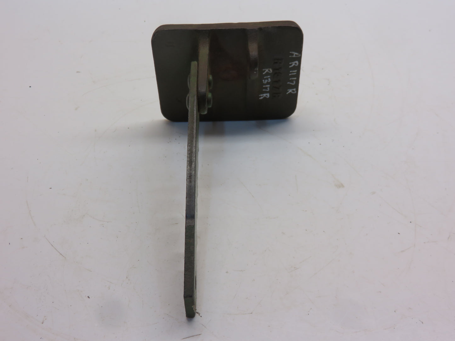 AR1117R, R1317R John Deere Left Hand Brake Pedal With Latch For 80, 820, 830