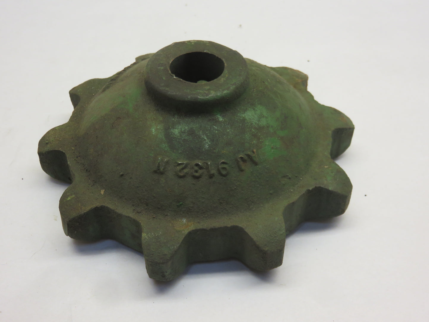 AJ9132N John Deere NOS Gatherer Chain Tightener Sprocket For 101 Corn Picker