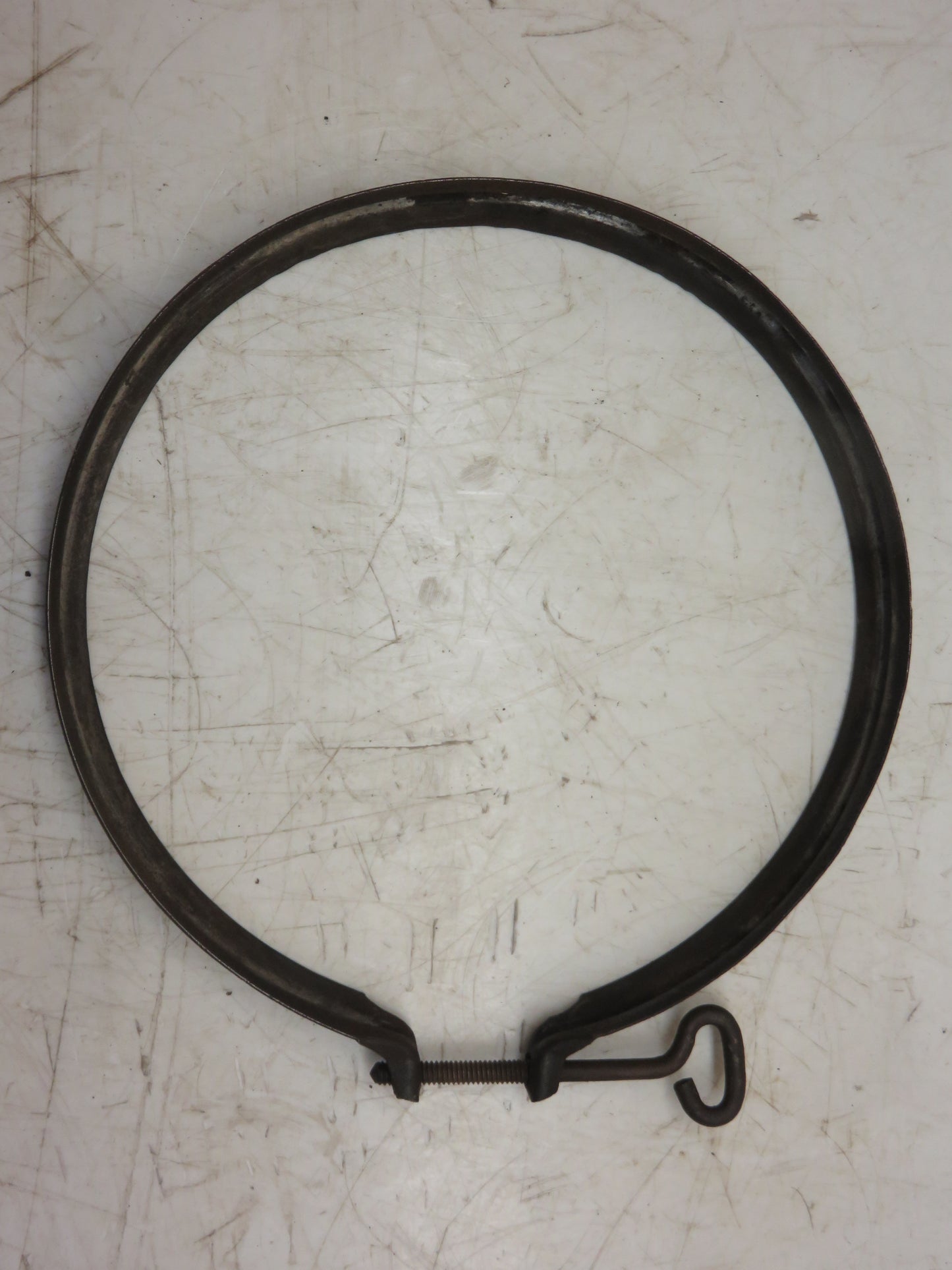 AD1896R John Deere Air Cleaner Oil Bowl Clamp For D, 70, 720, 730