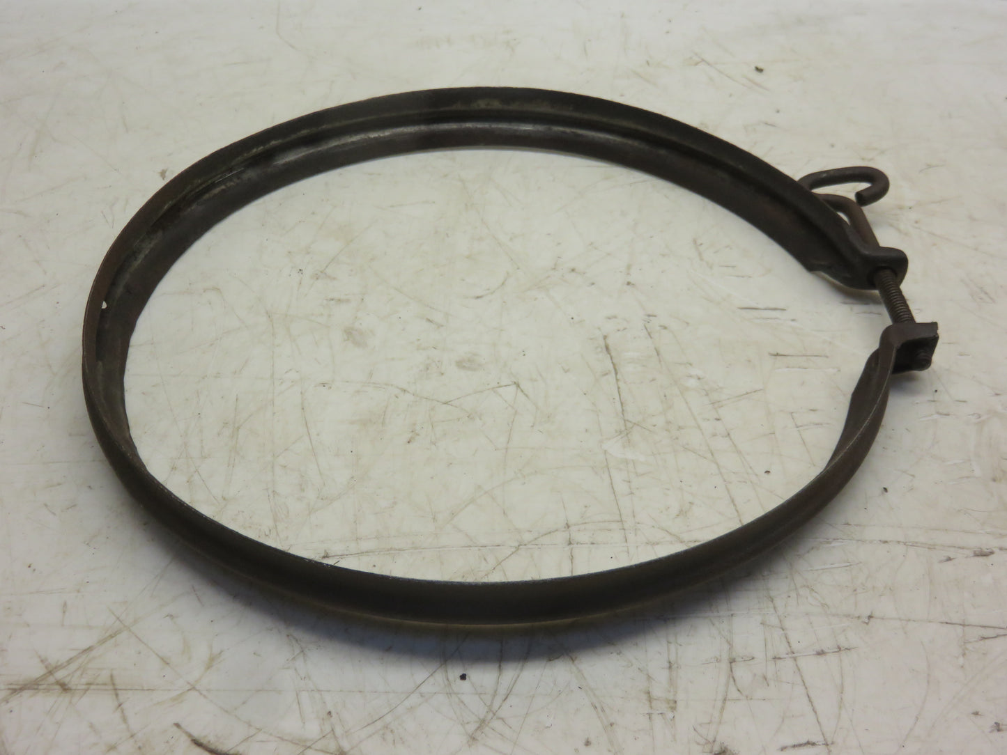 AD1896R John Deere Air Cleaner Oil Bowl Clamp For D, 70, 720, 730