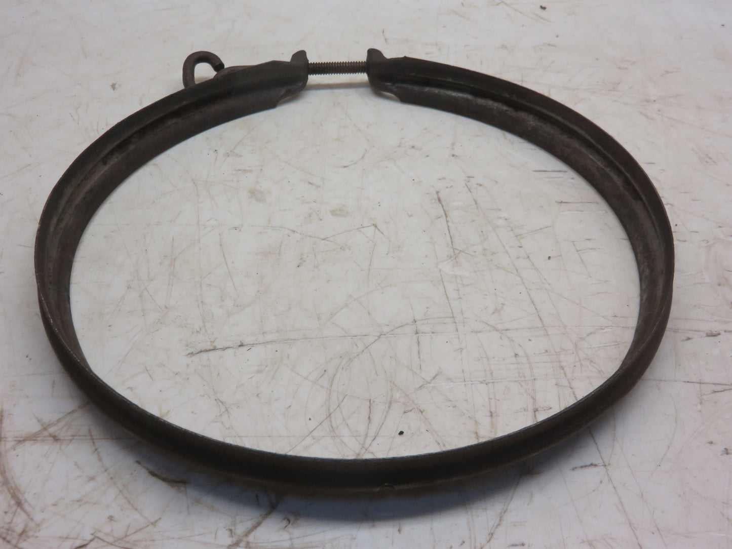AD1896R John Deere Air Cleaner Oil Bowl Clamp For D, 70, 720, 730