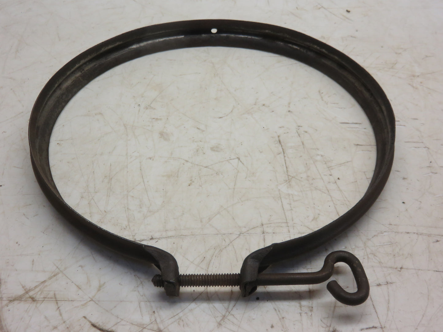 AD1896R John Deere Air Cleaner Oil Bowl Clamp For D, 70, 720, 730