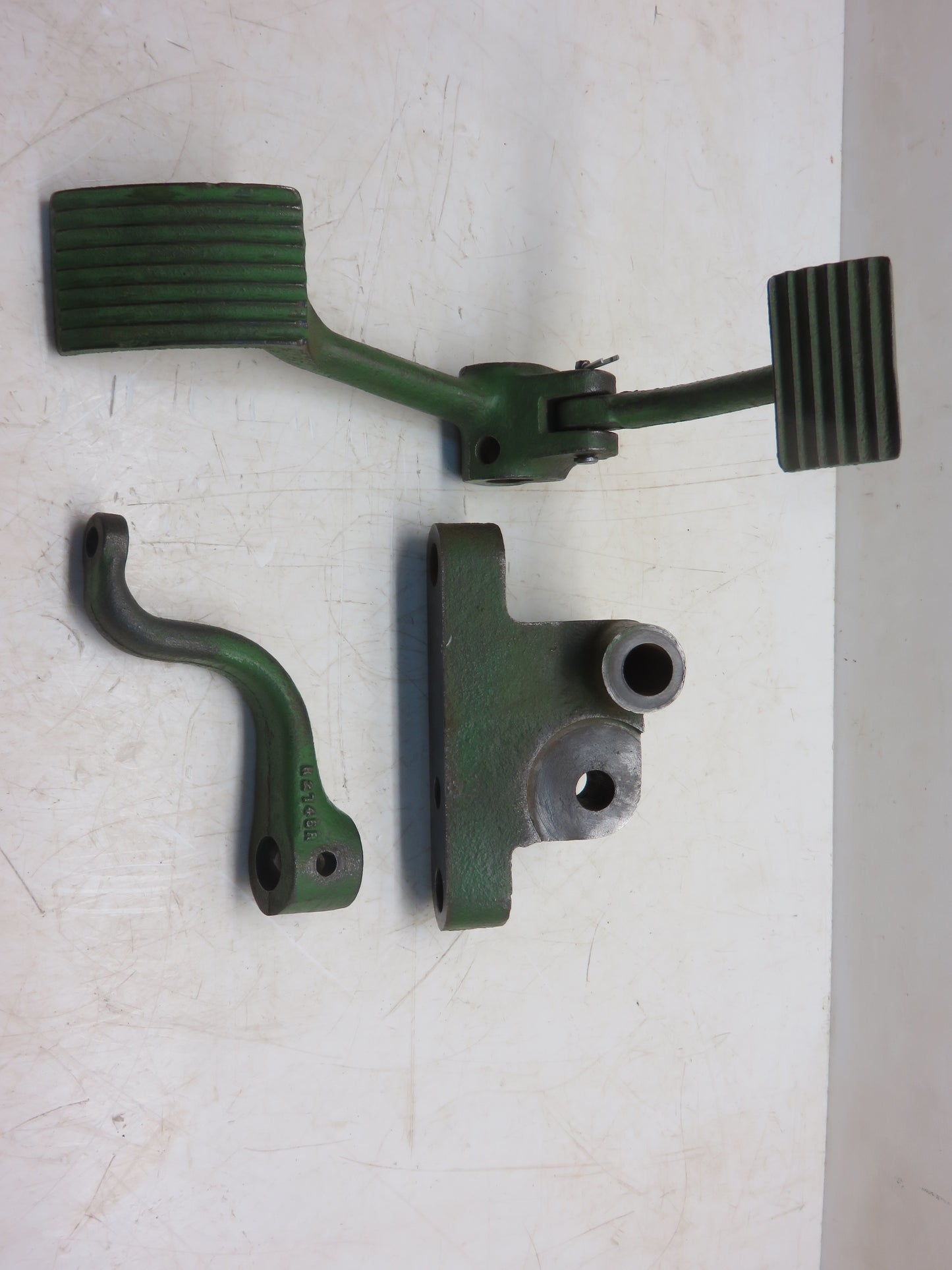 AR1868R John Deere Foot Throttle Kit For 80, 820, 830