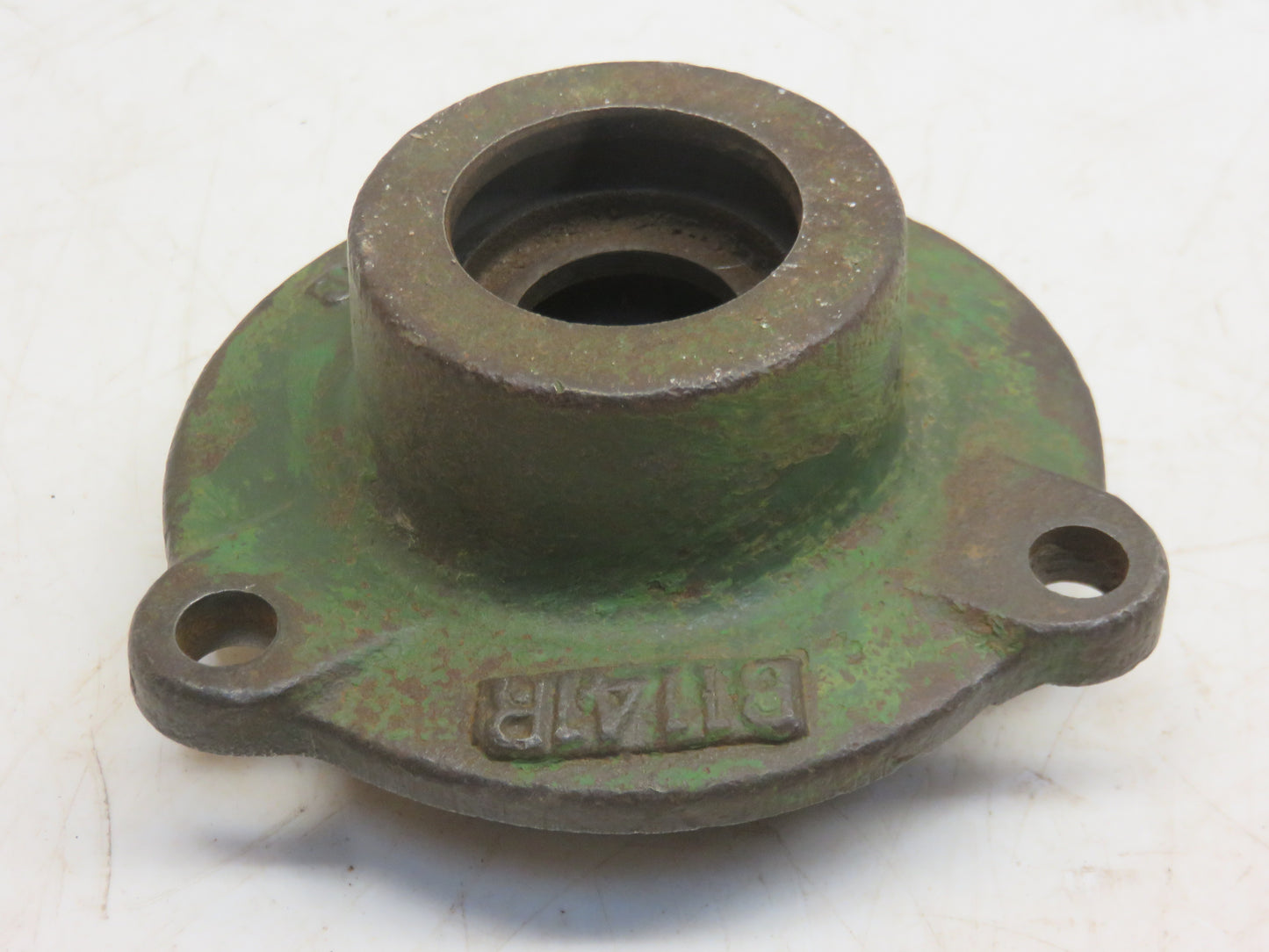 B1141R John Deere Rear Fan Shaft Bearing Housing For B
