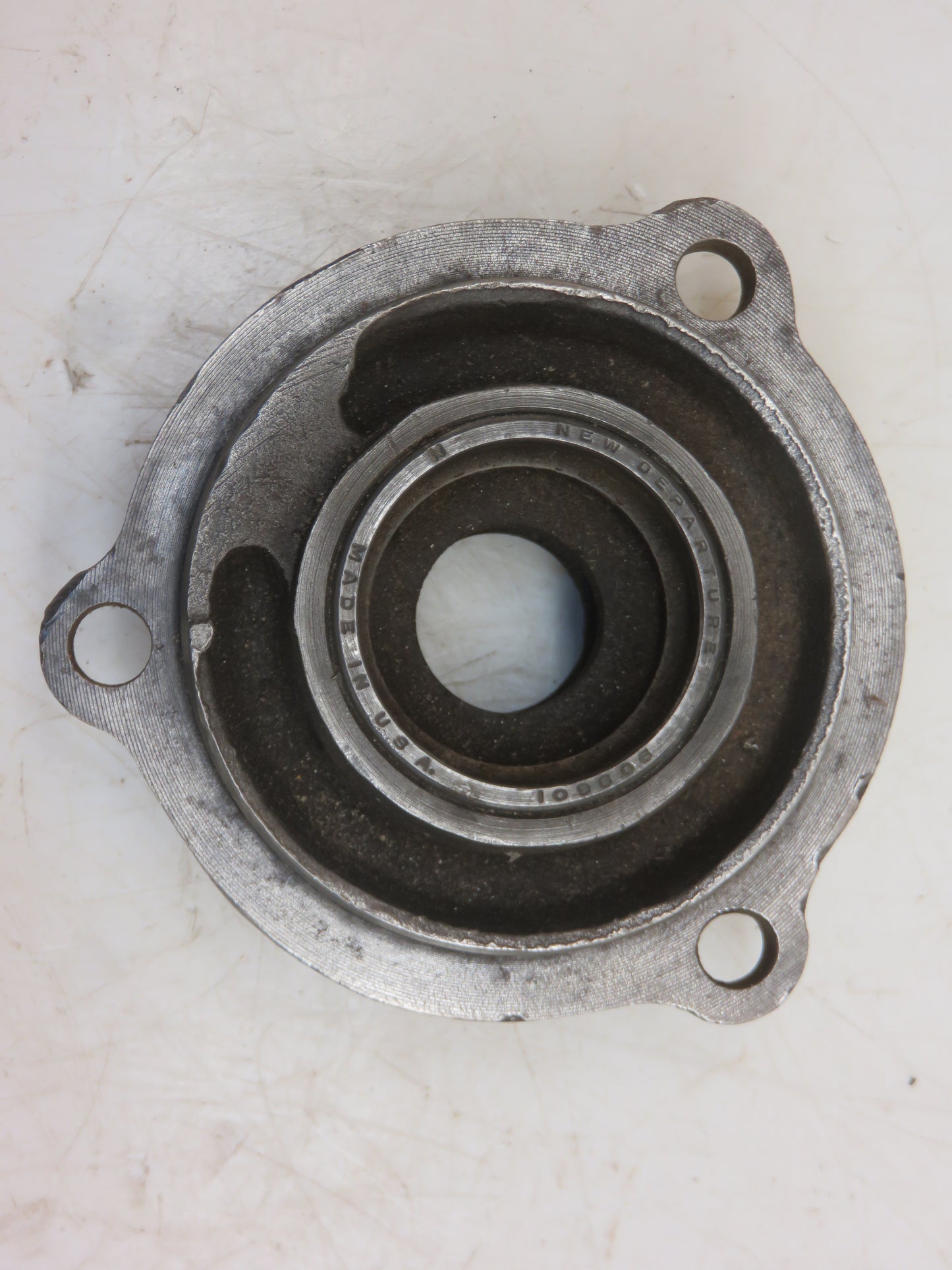 B1141R John Deere Rear Fan Shaft Bearing Housing For B
