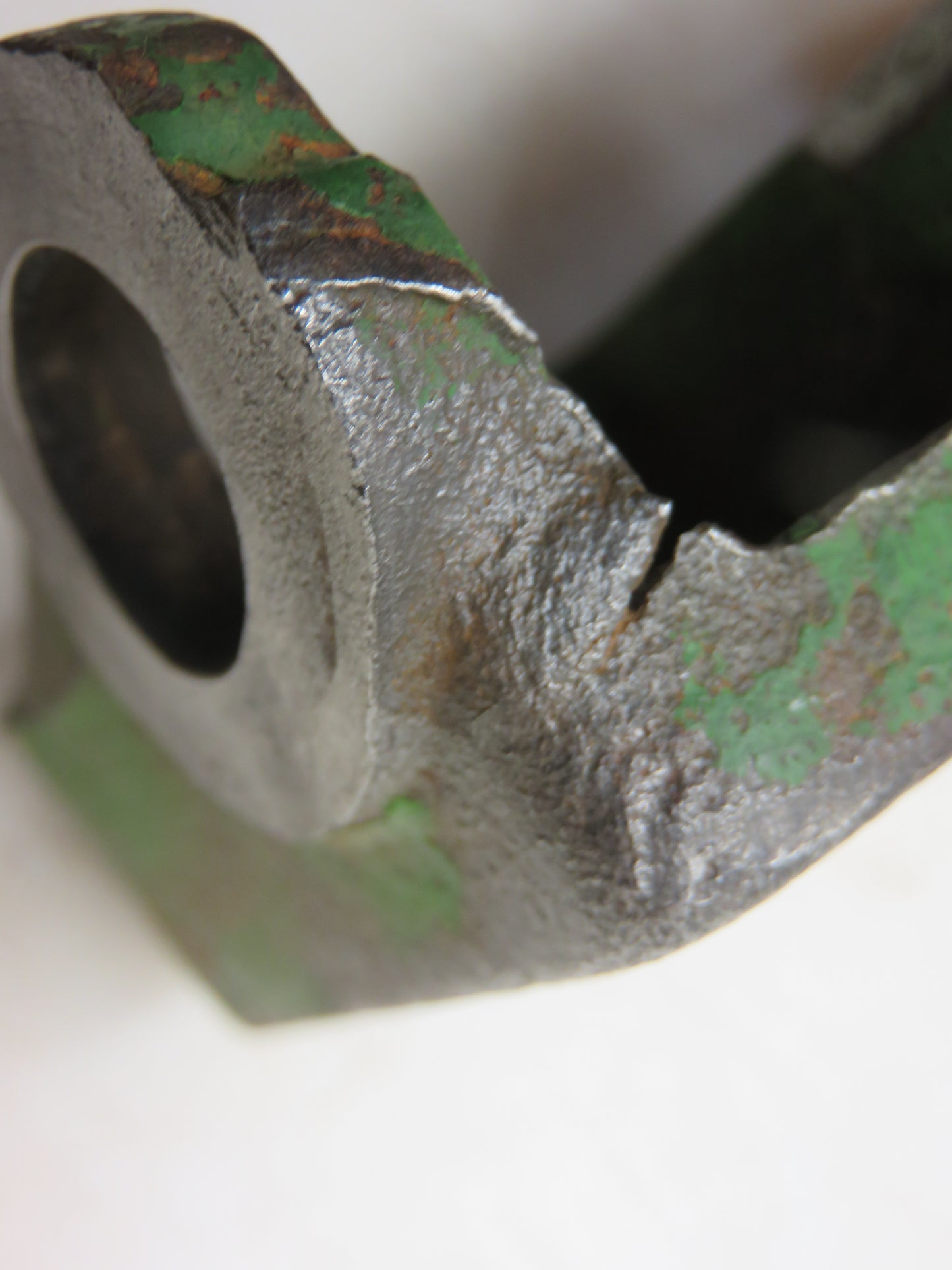M1398T, AM1391T John Deere Left Implement Attaching Bracket For M, MT, 40, 320, 420, 330