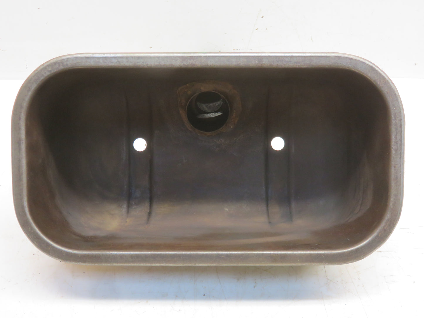 AM275T, AM670T John Deere Valve Cover With Breather Tube For M, 40