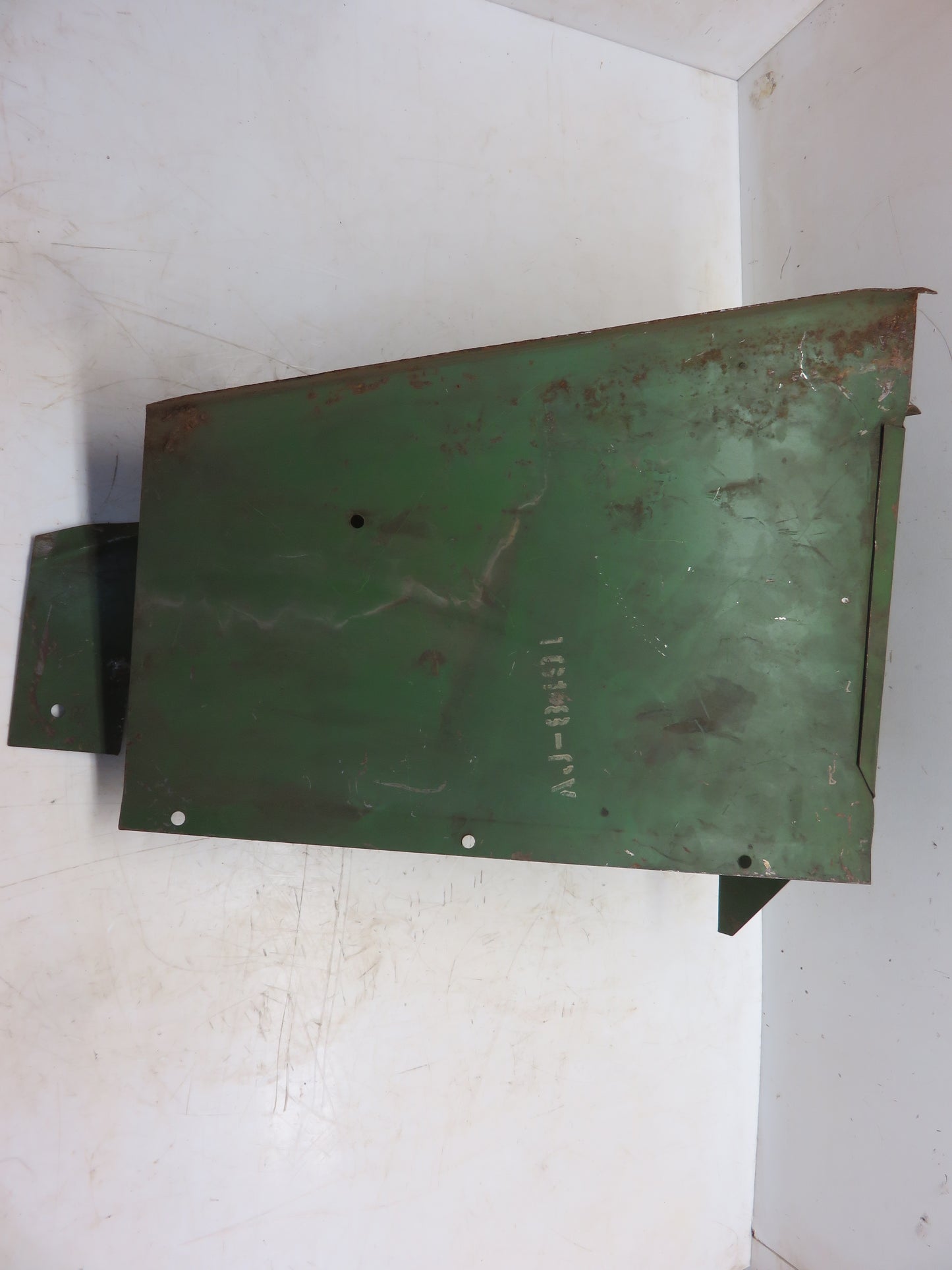 AJ8491N John Deere NOS Snapping Rolls Trash Chute For 101 Corn Picker