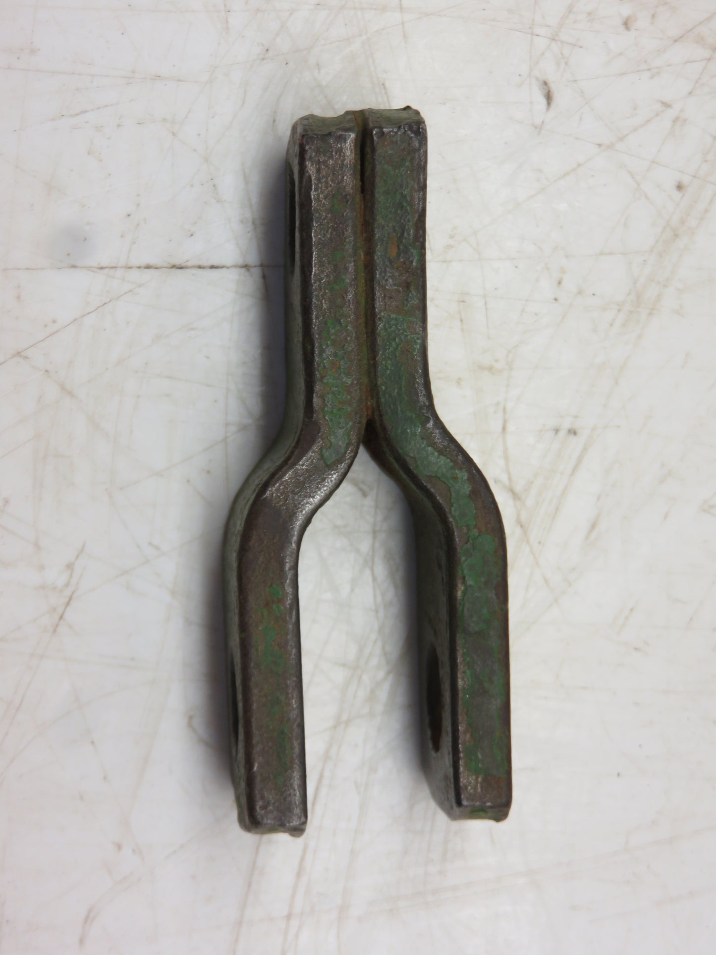 AM1079T John Deere Touch O Matic Lift Arm Yoke For MT