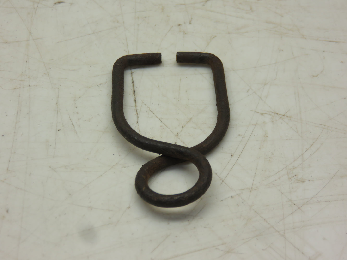 P32229H John Deere Radiator Screen Latch For LUC