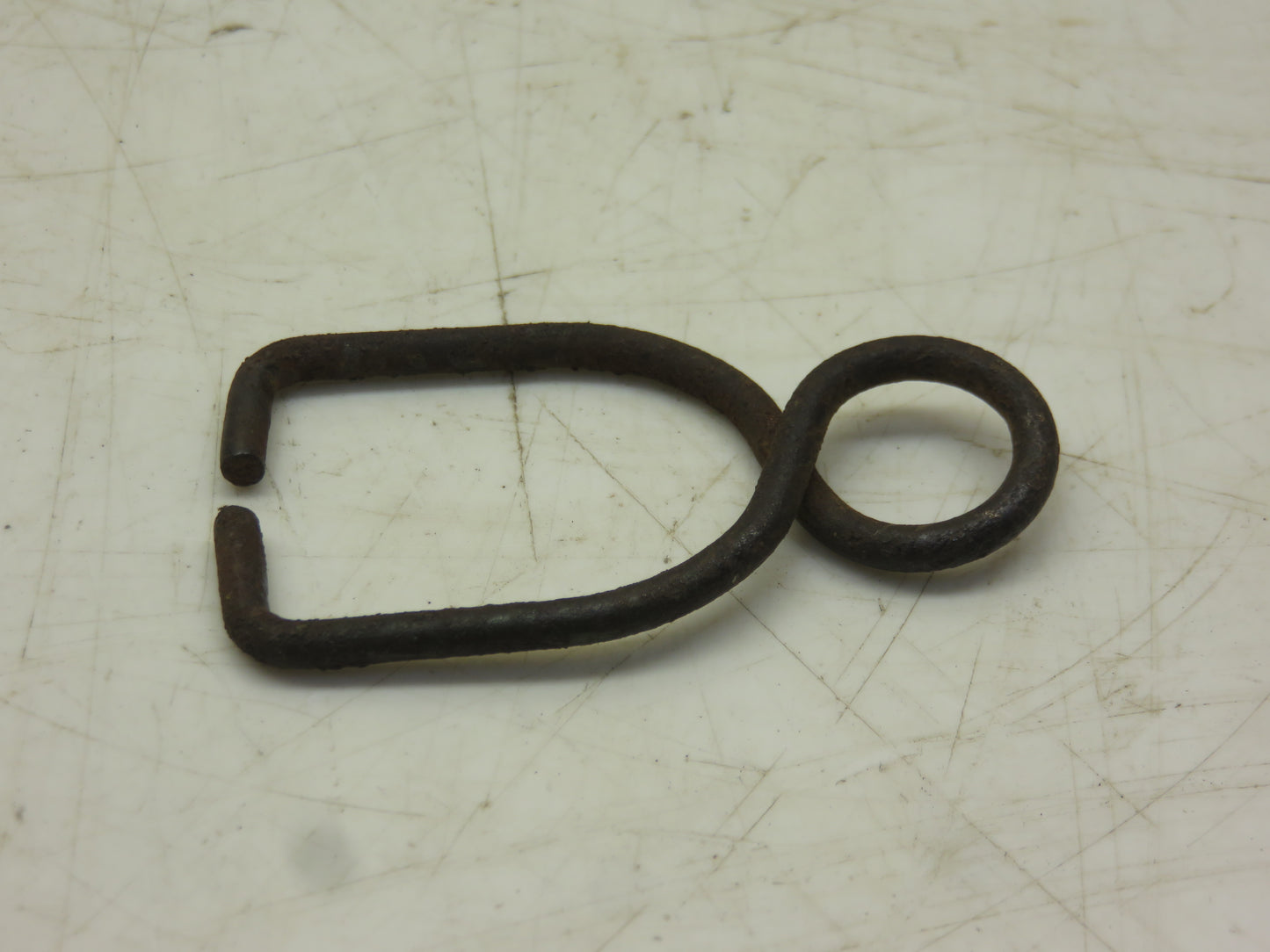 P32229H John Deere Radiator Screen Latch For LUC