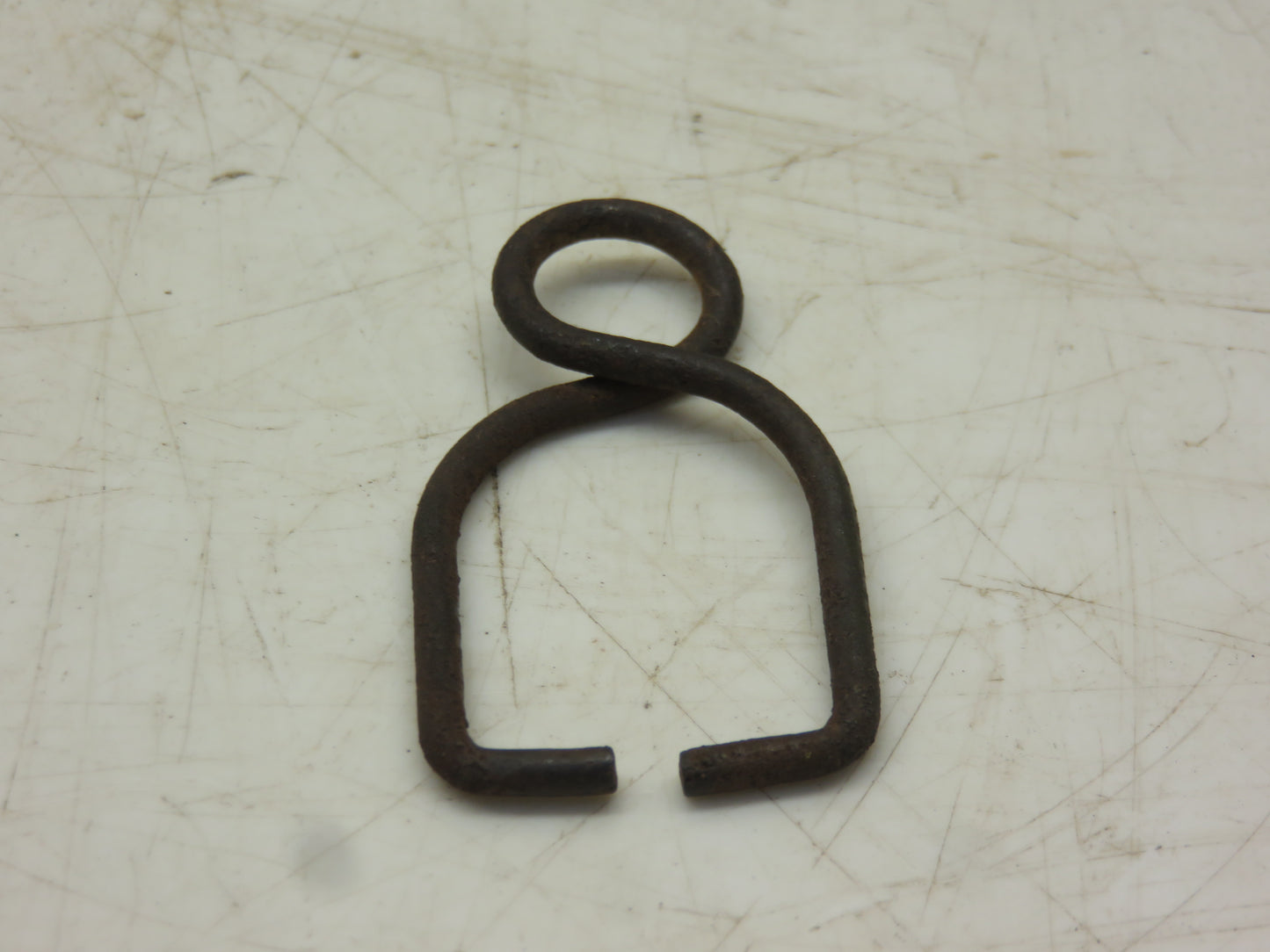 P32229H John Deere Radiator Screen Latch For LUC