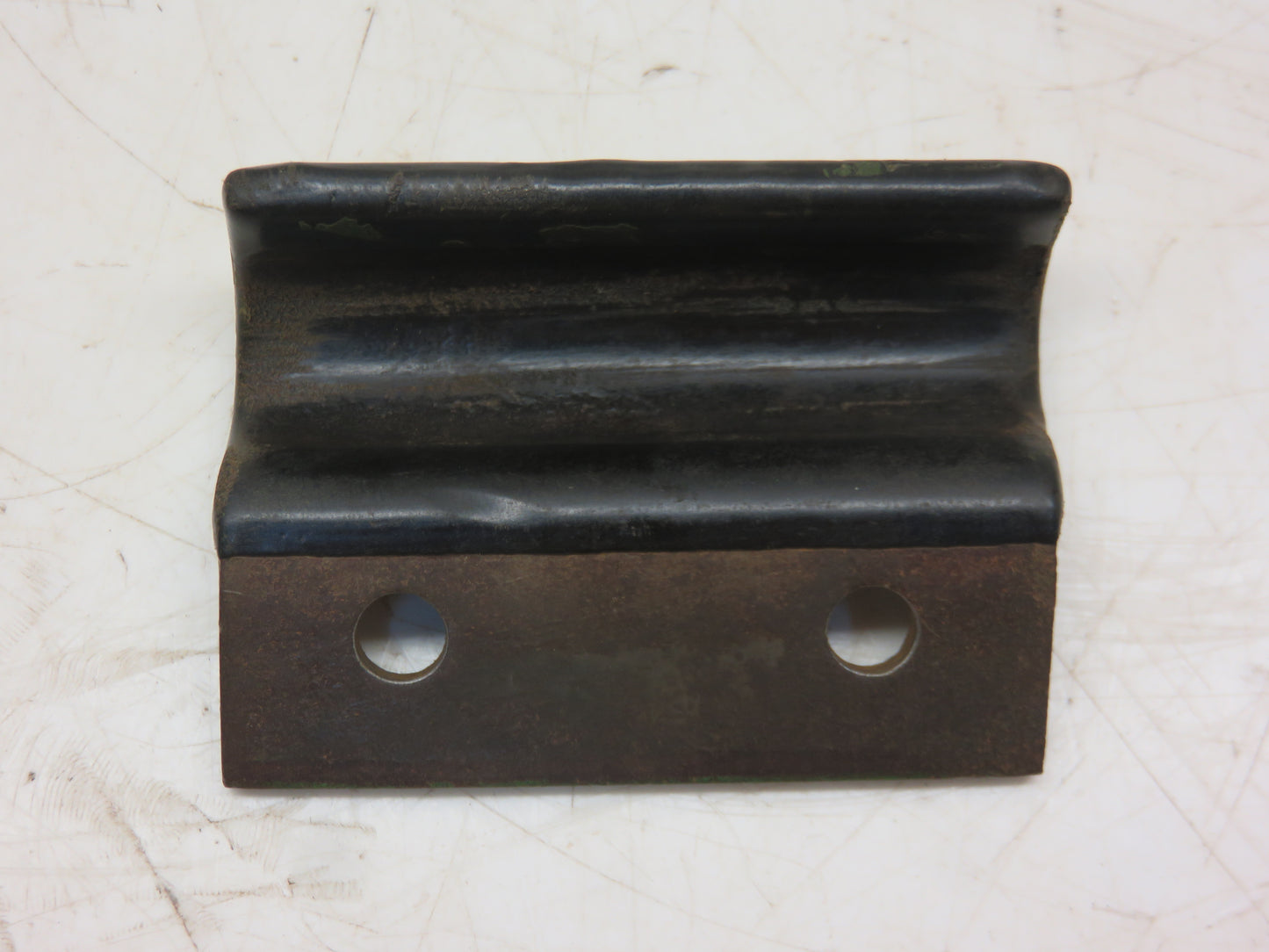 R27534 John Deere Hydraulic Line Clamp For 3010, 4010, 3020, 4000, 4020, 4320, 4520, 4620