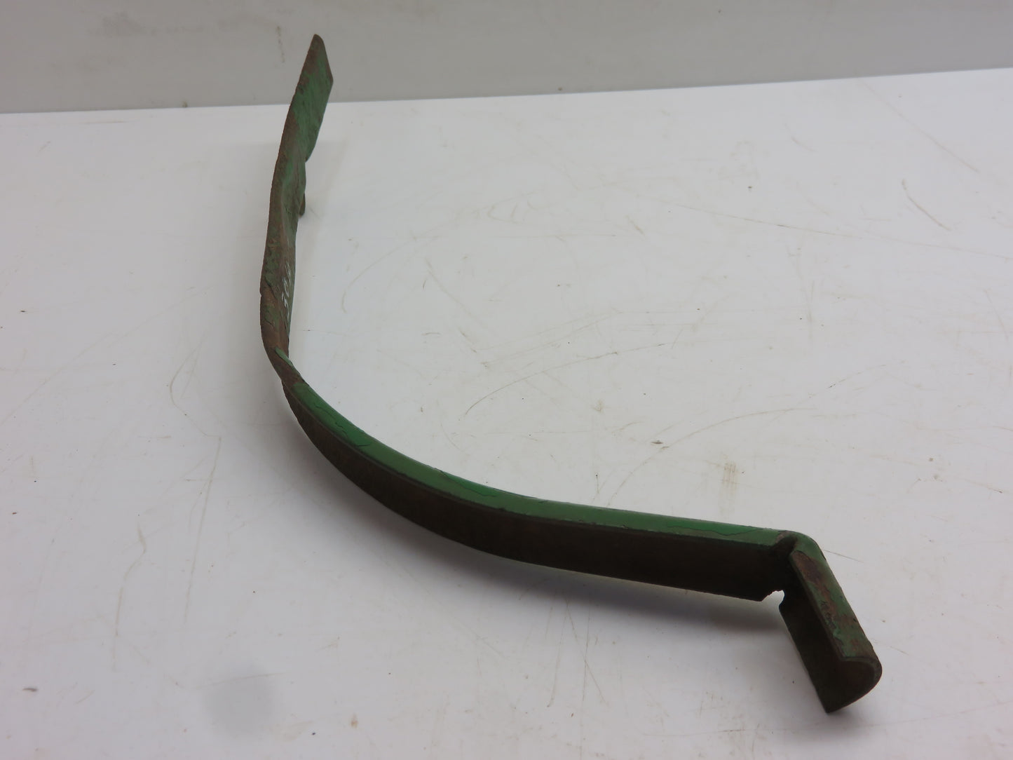 R27641, R34045 John Deere Fender Light Wire Harness Shield For 3010