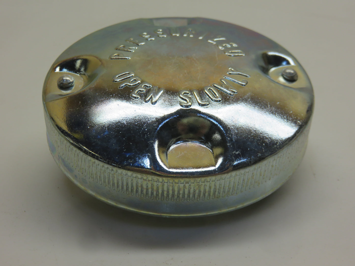 AA5757R John Deere Radiator Cap For 50, 60, 70, 80, 420, 520, 620, 720, 820
