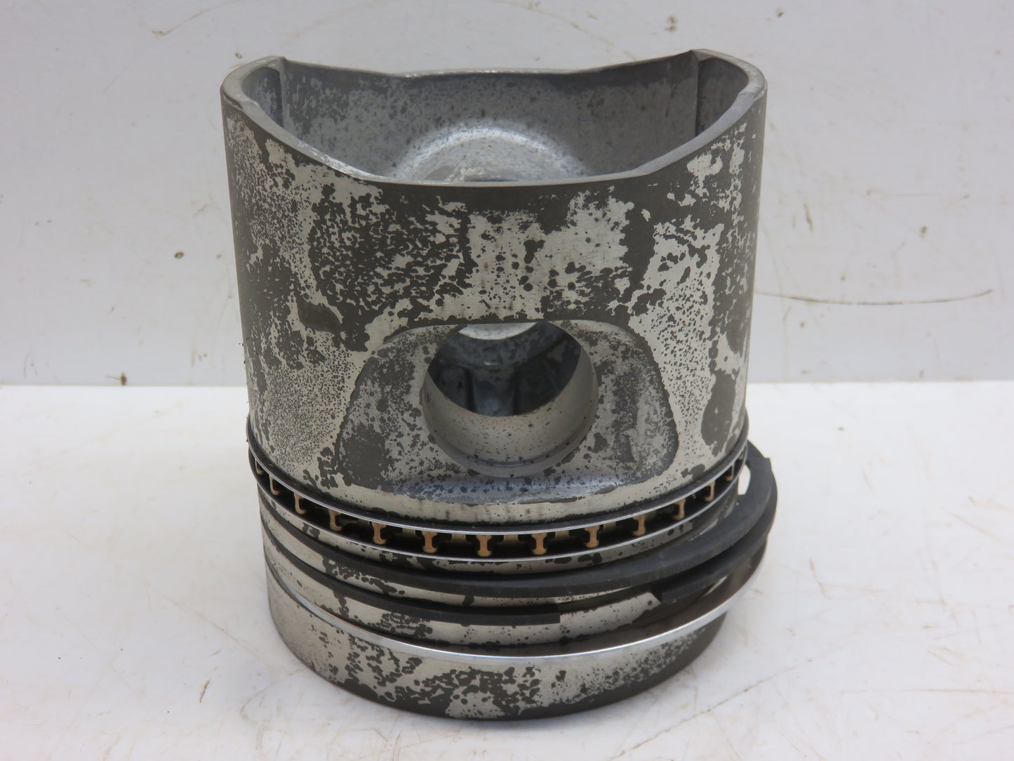 AR39769, AR45964 John Deere NOS Gas Piston For 3010, 4010, 3020, 4020