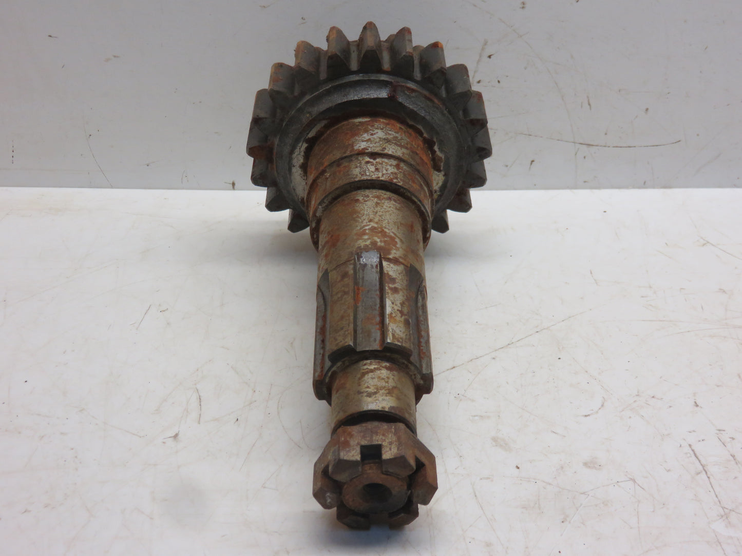 AF2351R John Deere NOS Transmission Driveshaft And Gear For 70