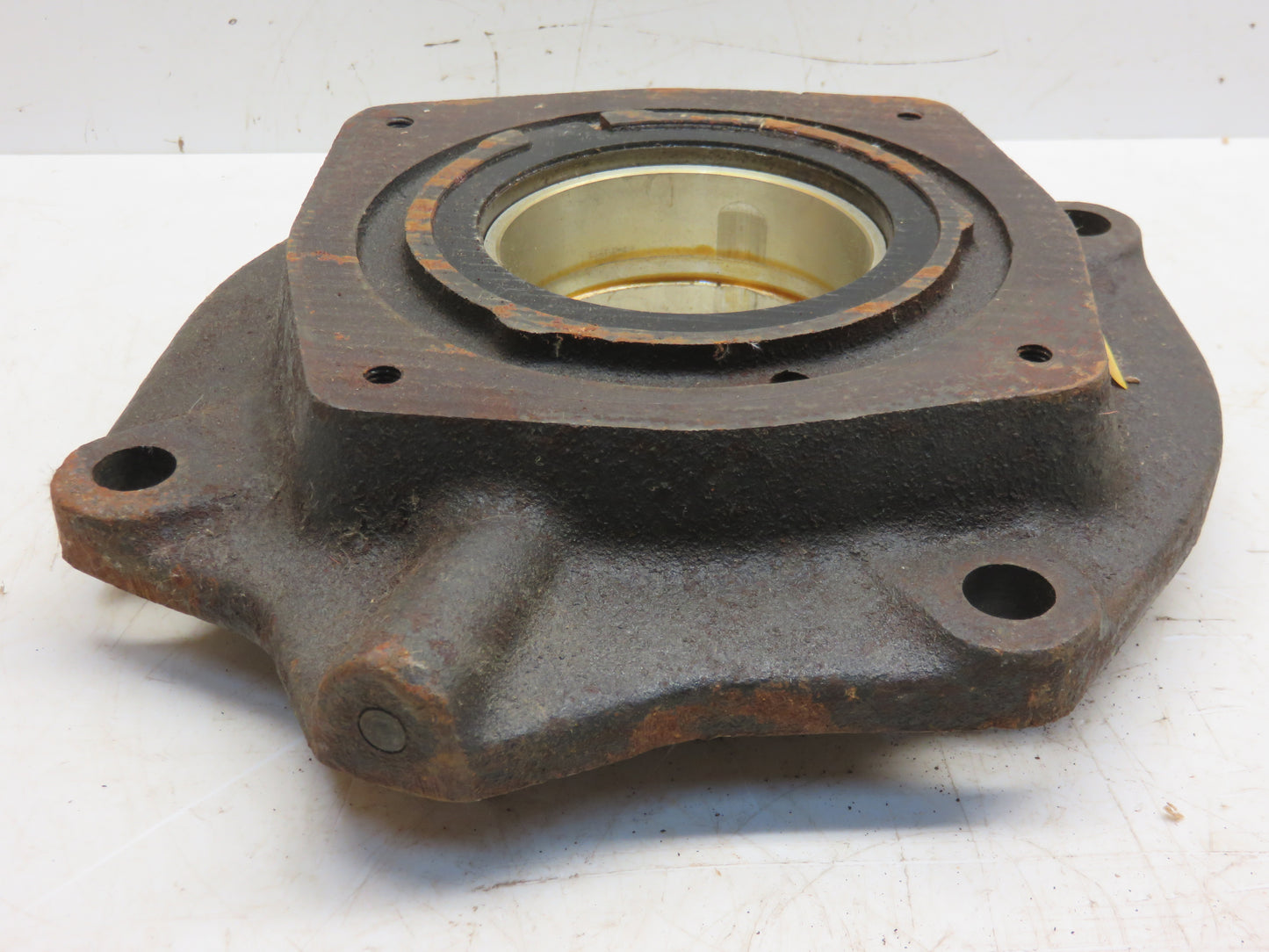 AF3223R, F1230R John Deere NOS Left Hand Main Bearing Housing With Bearing For 70, 720, 730