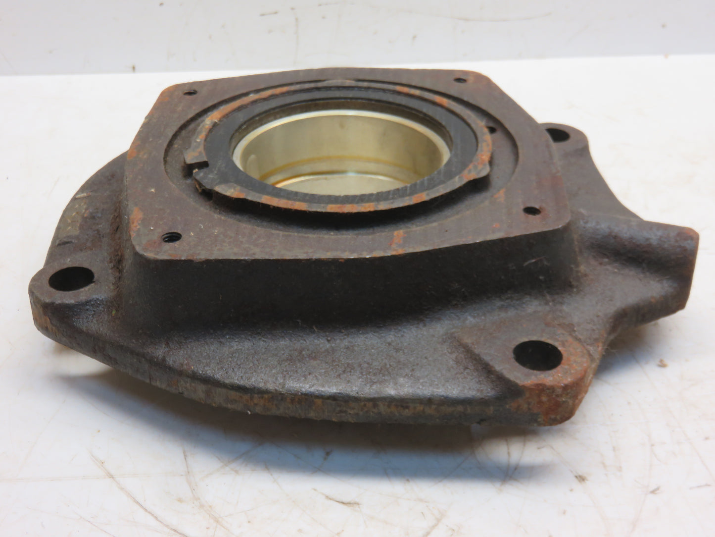 AF3223R, F1230R John Deere NOS Left Hand Main Bearing Housing With Bearing For 70, 720, 730