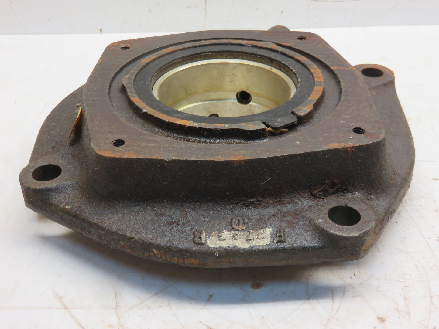 AF3223R, F1230R John Deere NOS Left Hand Main Bearing Housing With Bearing For 70, 720, 730