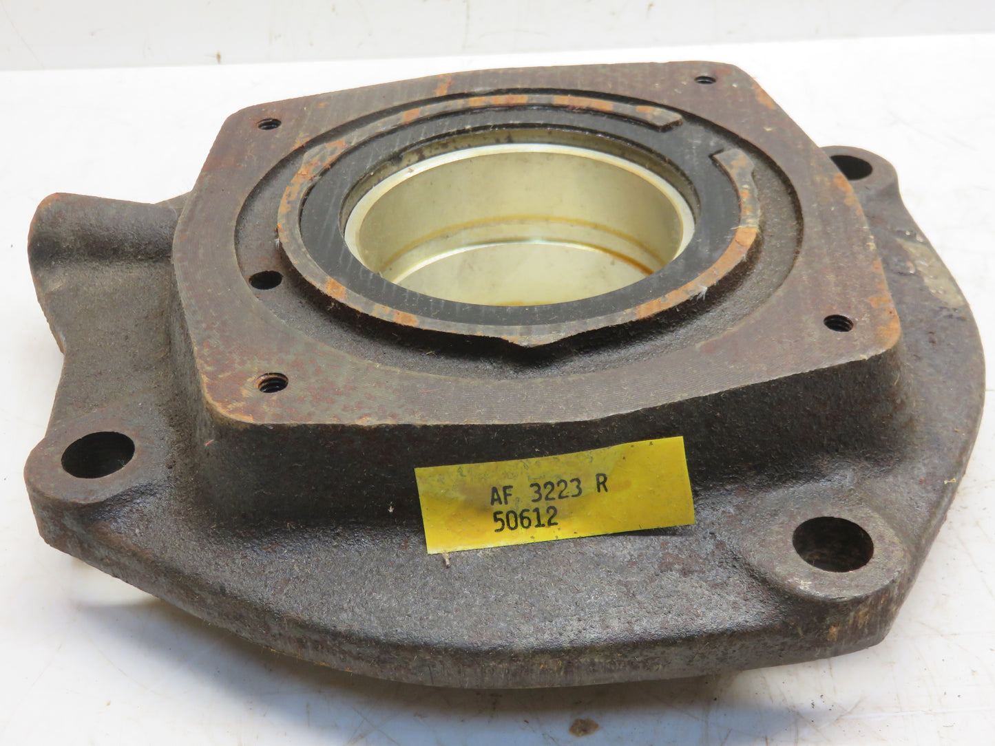AF3223R, F1230R John Deere NOS Left Hand Main Bearing Housing With Bearing For 70, 720, 730