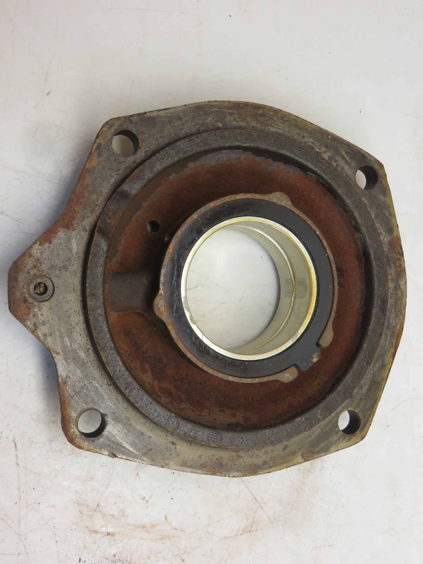 AF3223R, F1230R John Deere NOS Left Hand Main Bearing Housing With Bearing For 70, 720, 730