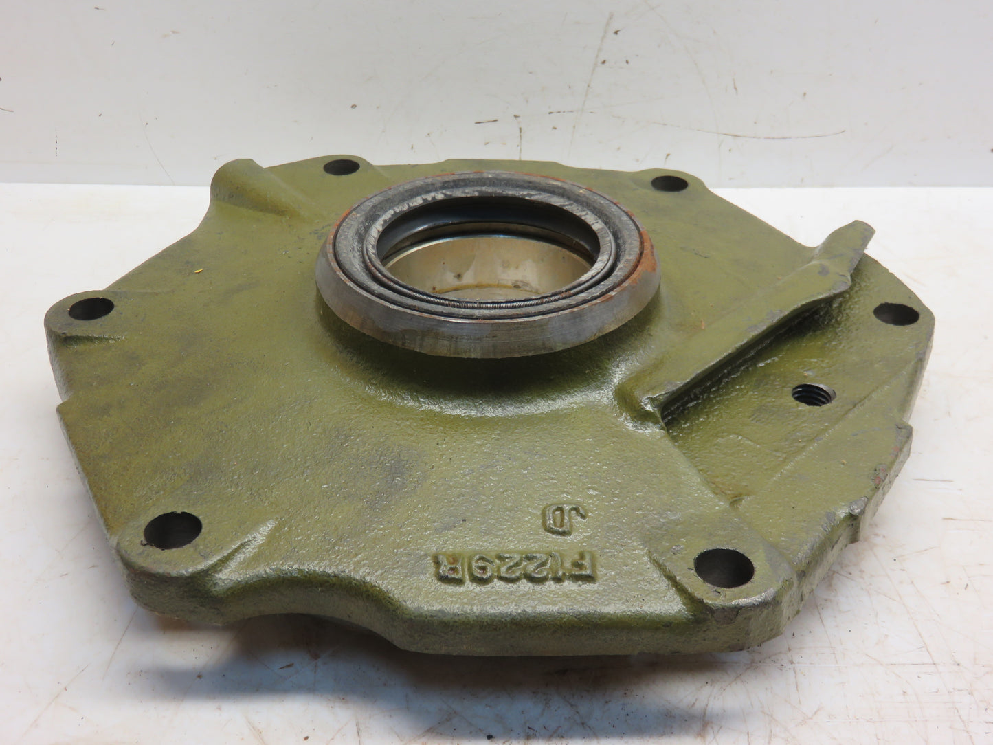 AF1648R, F1229R John Deere NOS Right Hand Main Bearing Housing With Bearing For 70
