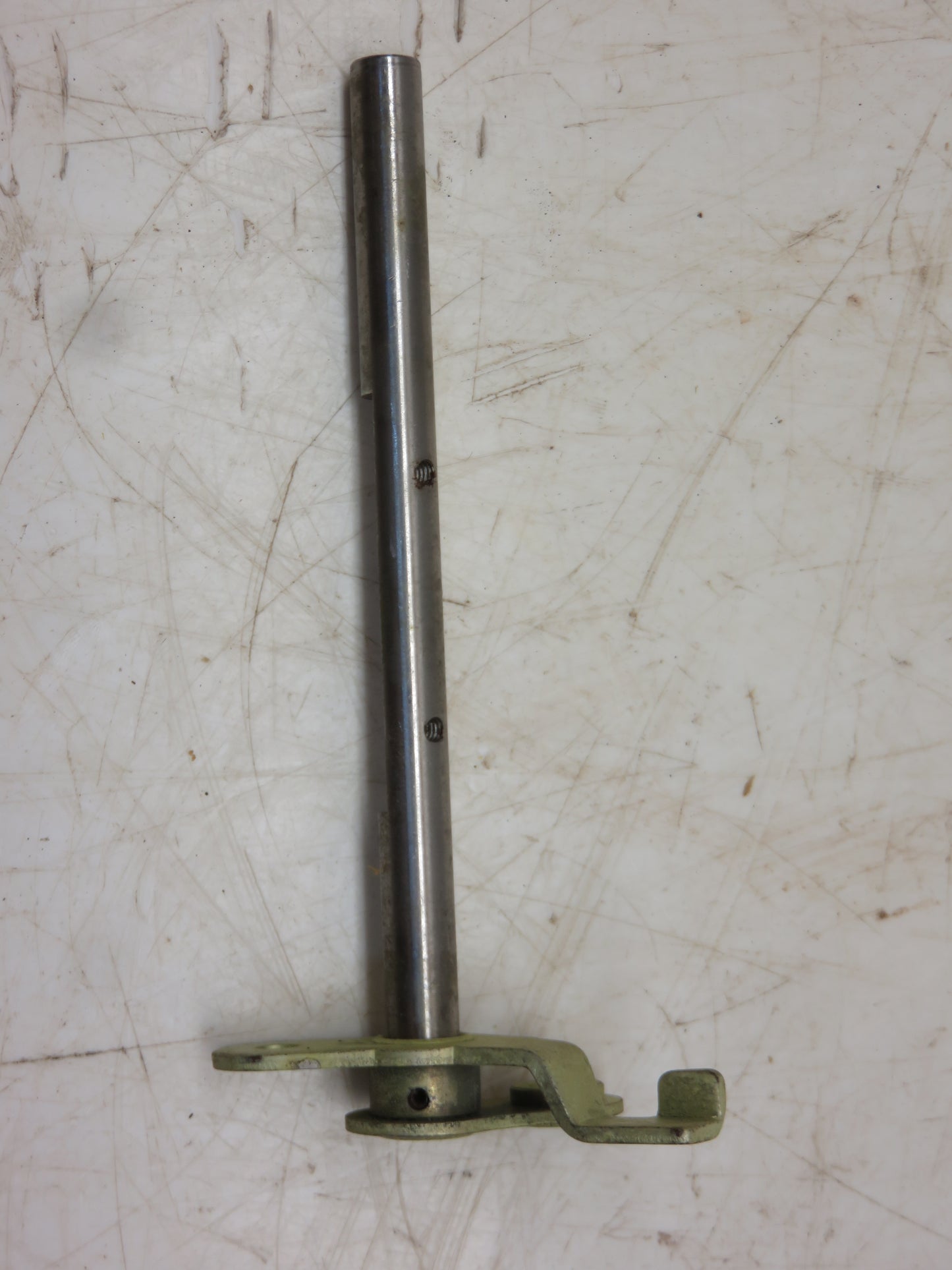 AR40001 John Deere NOS Throttle Shaft For 341, 362 Engines