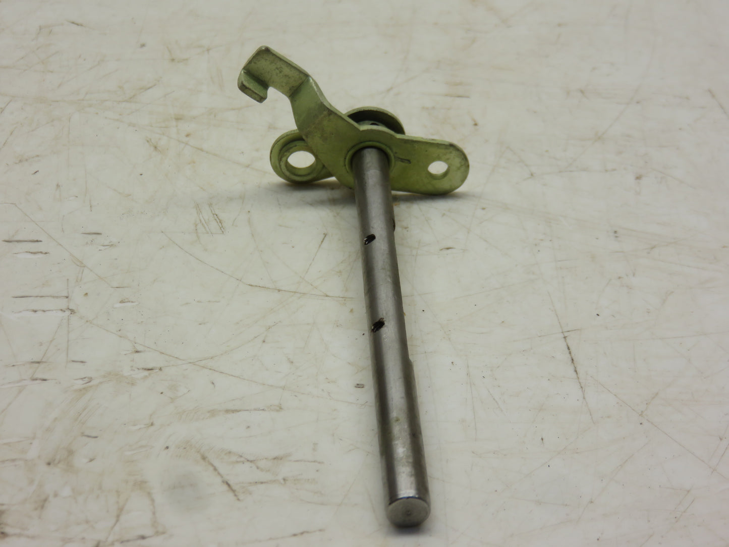 AR40001 John Deere NOS Throttle Shaft For 341, 362 Engines