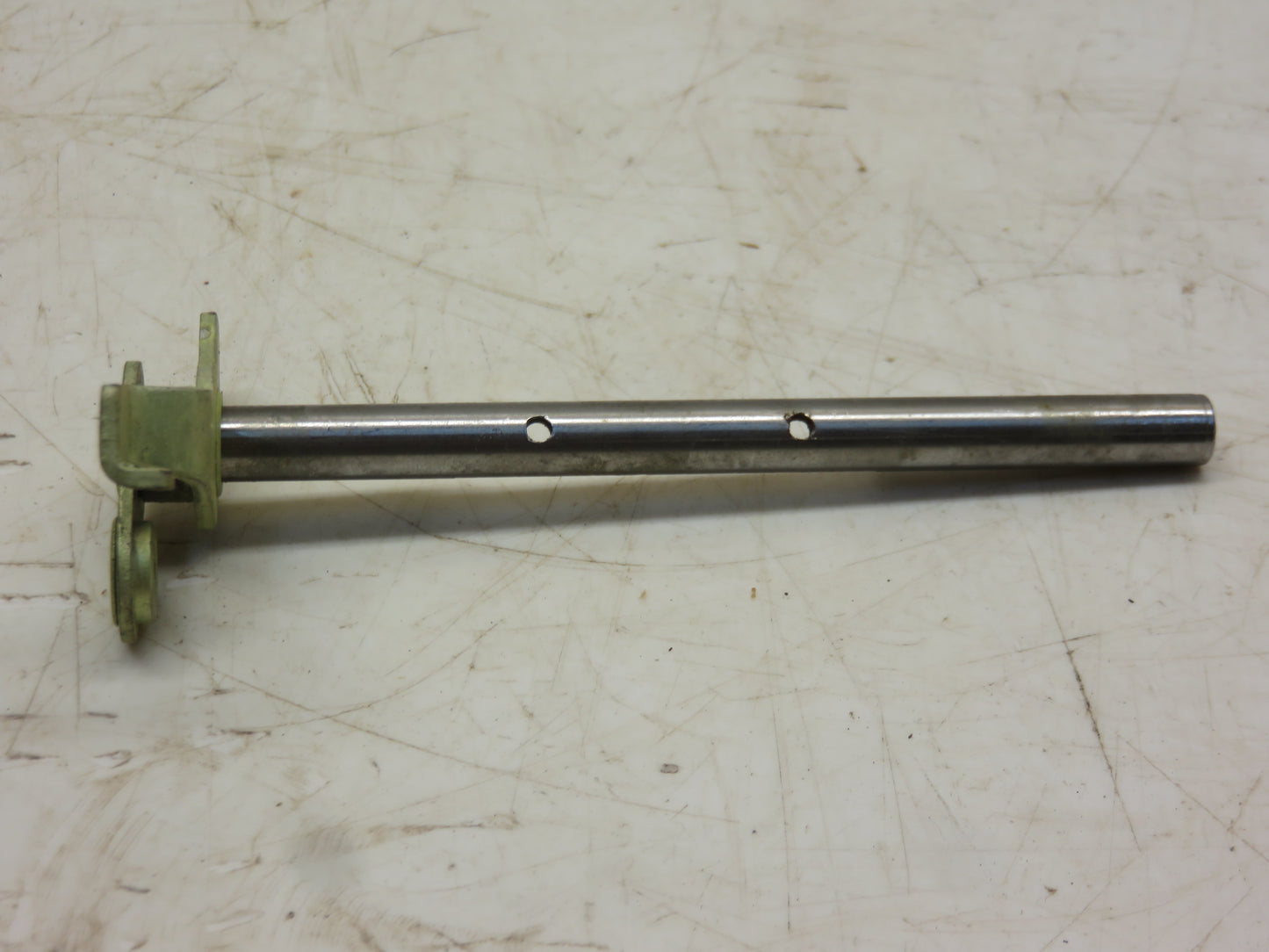 AR40001 John Deere NOS Throttle Shaft For 341, 362 Engines